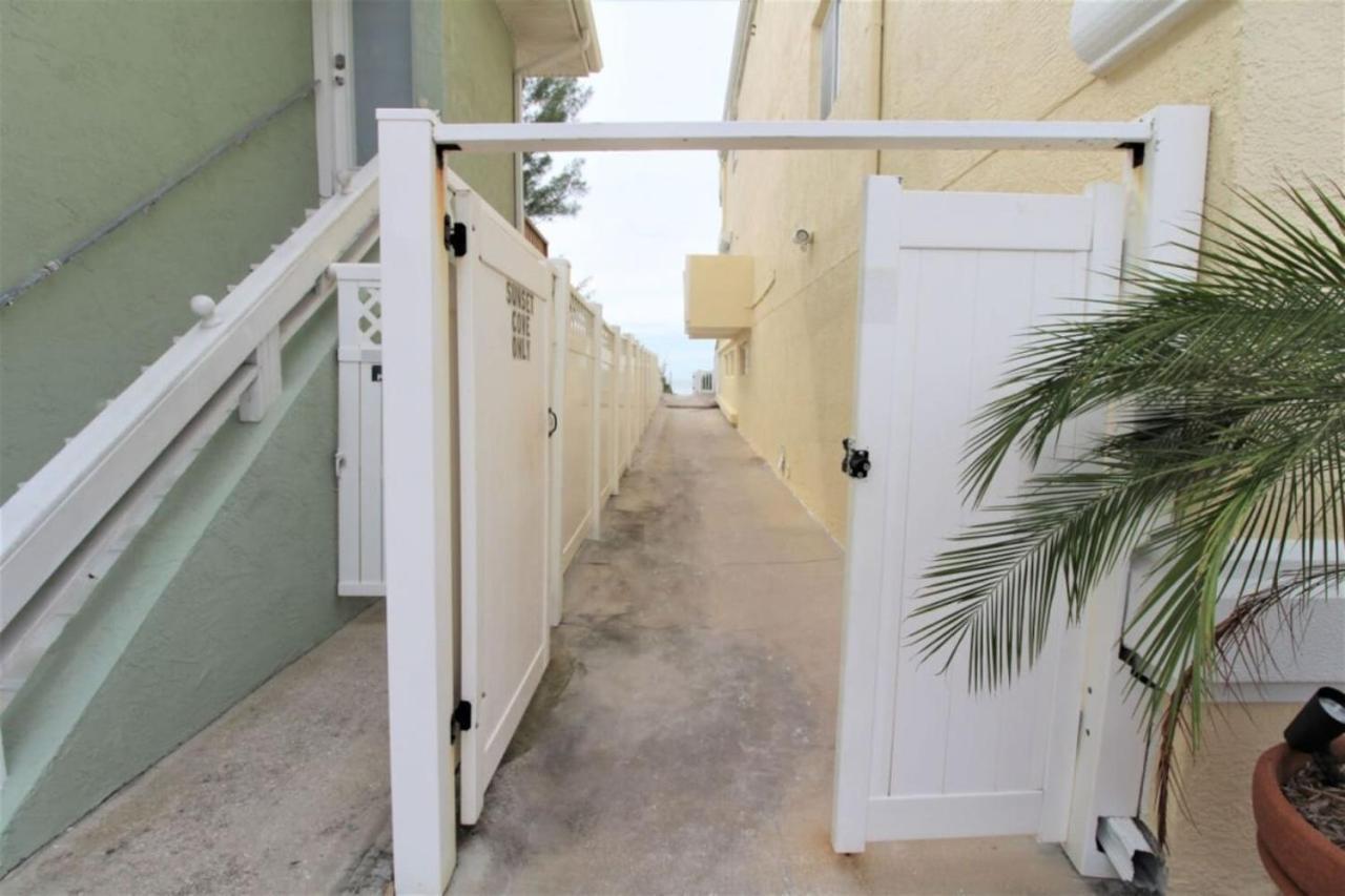 Sunset Cove One Bedroom In Treasure Island, Short St. Pete Beach