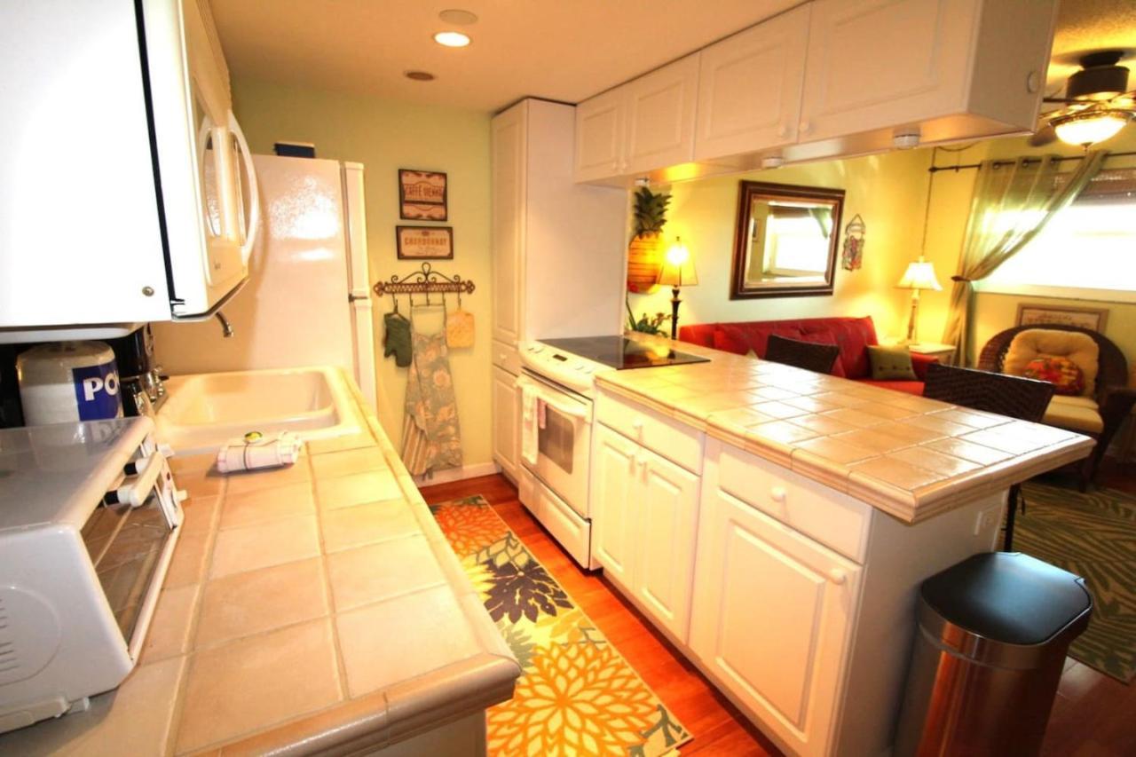 Sunset Cove One Bedroom In Treasure Island, Short Holiday home