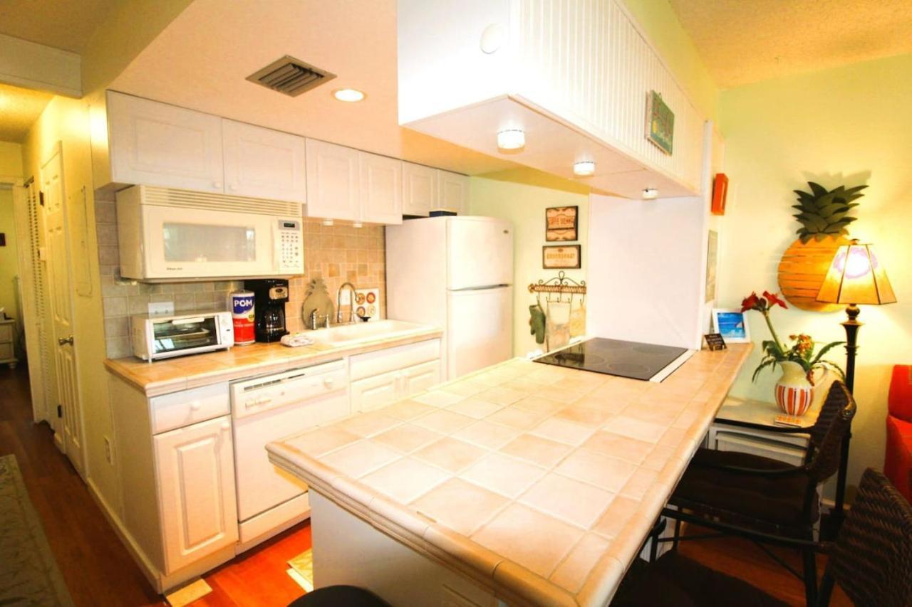 Sunset Cove One Bedroom In Treasure Island, Short Holiday home St. Pete Beach