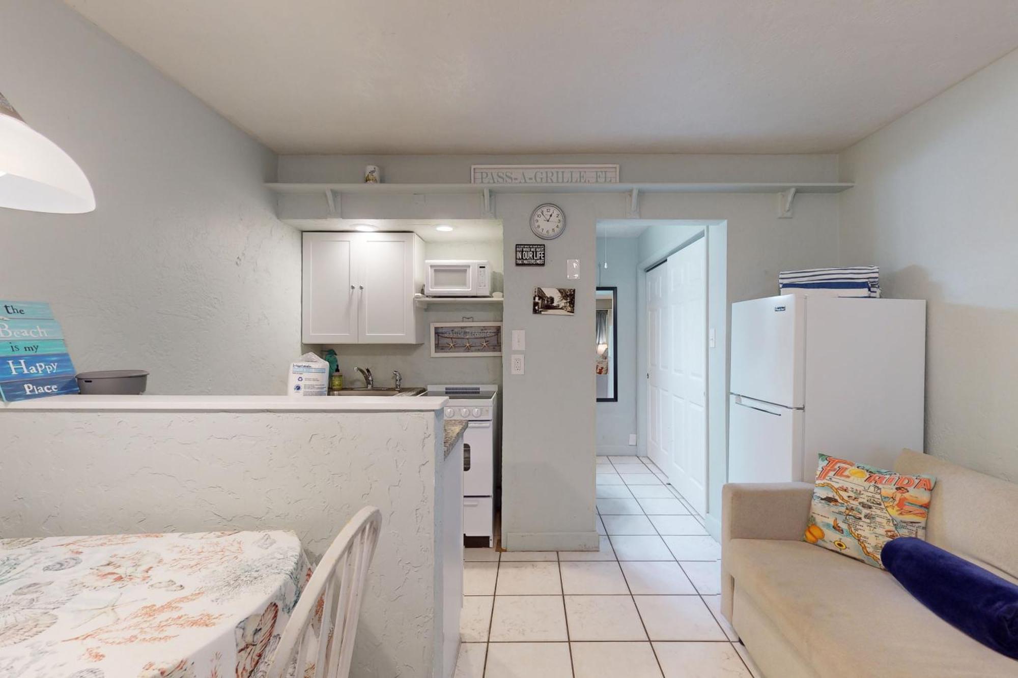 Pass-a-grille Retreat Unit 8 *