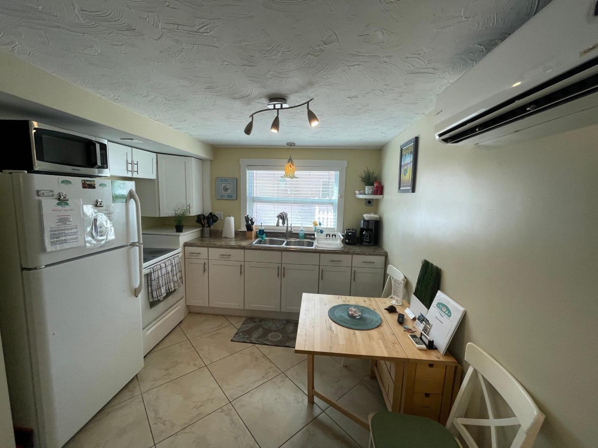 Cozy 1b/1b Holiday home