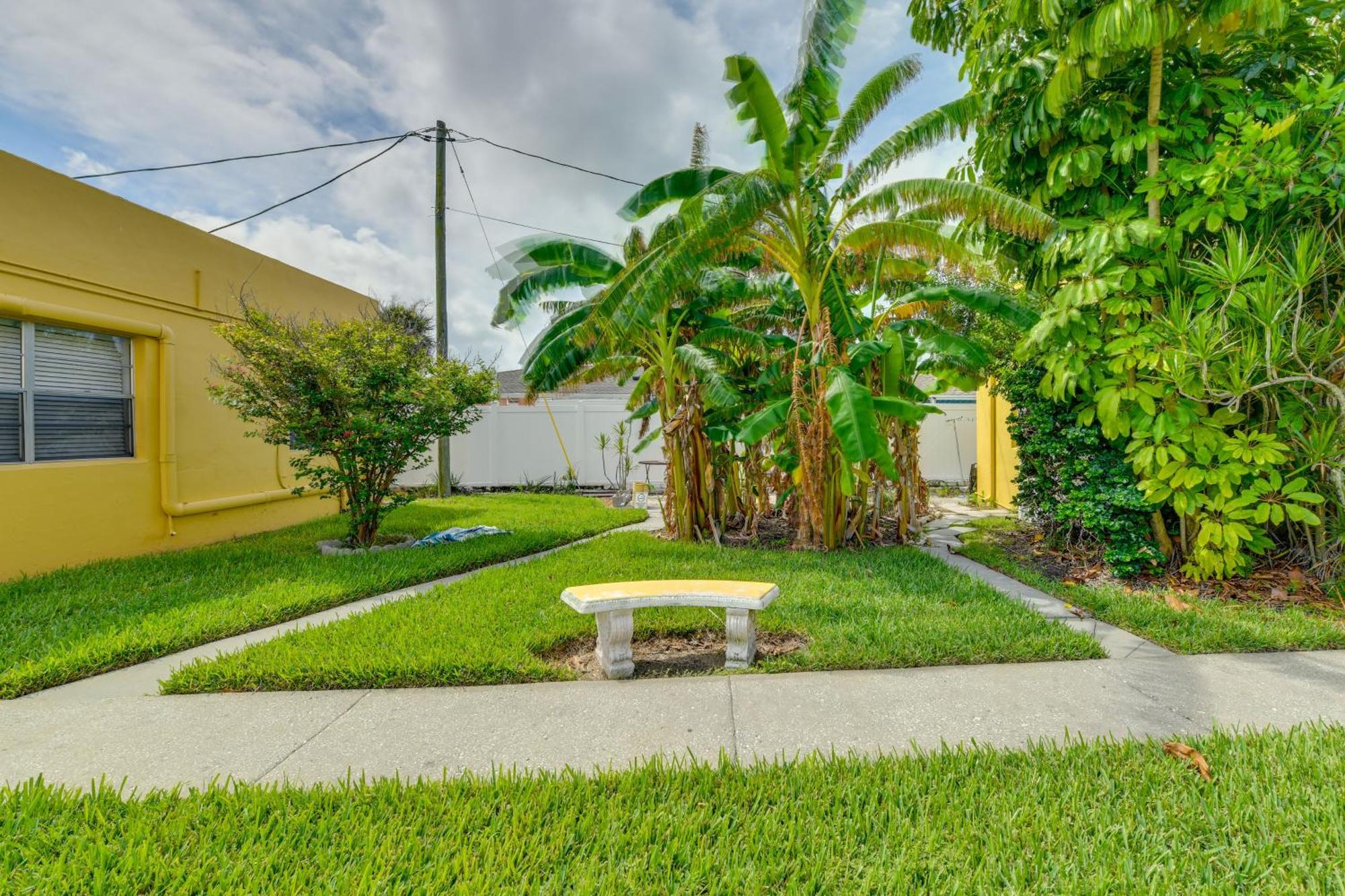 Apartment Beachfront Redington Shores Retreat!