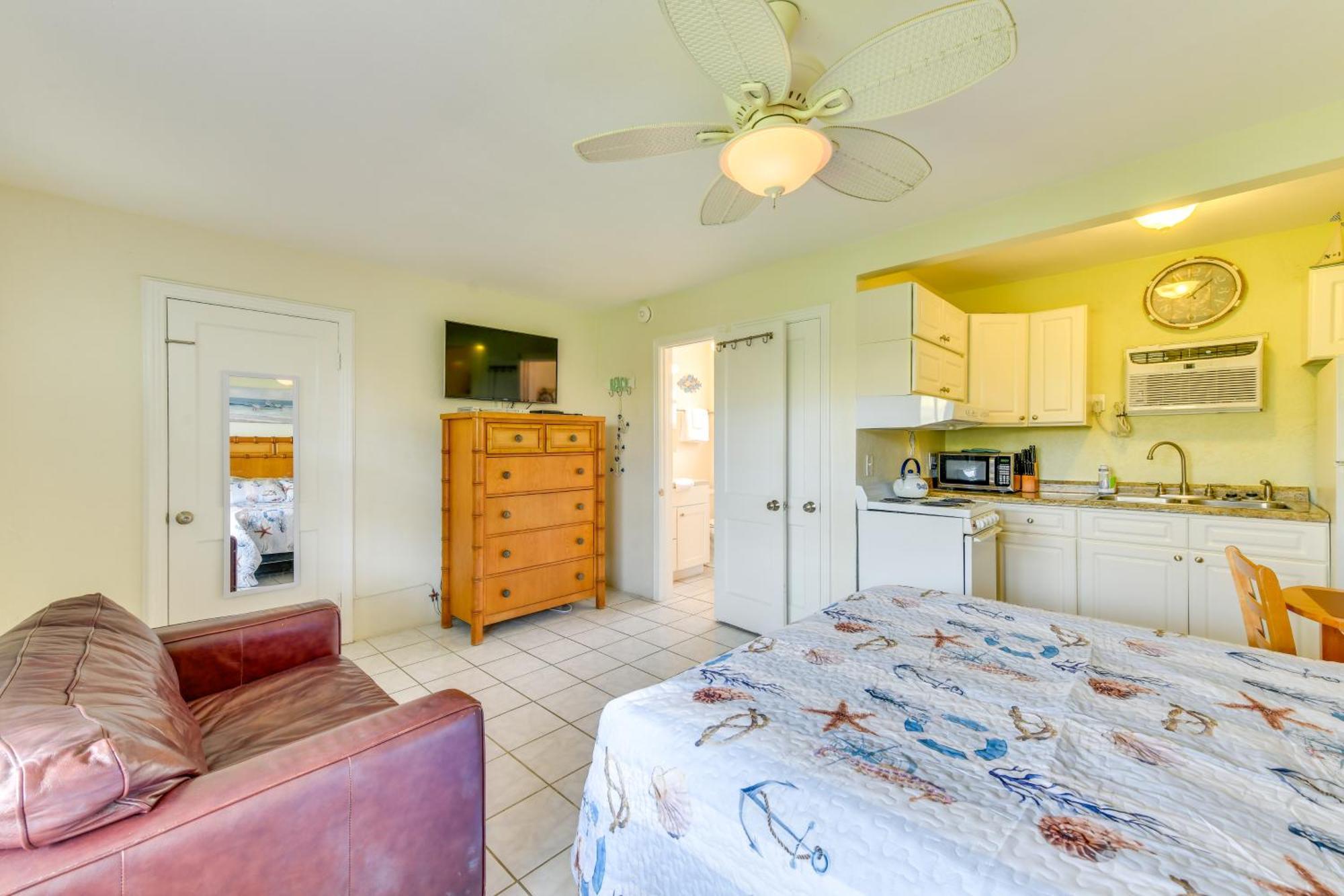 Beachfront Redington Shores Retreat! Apartment *