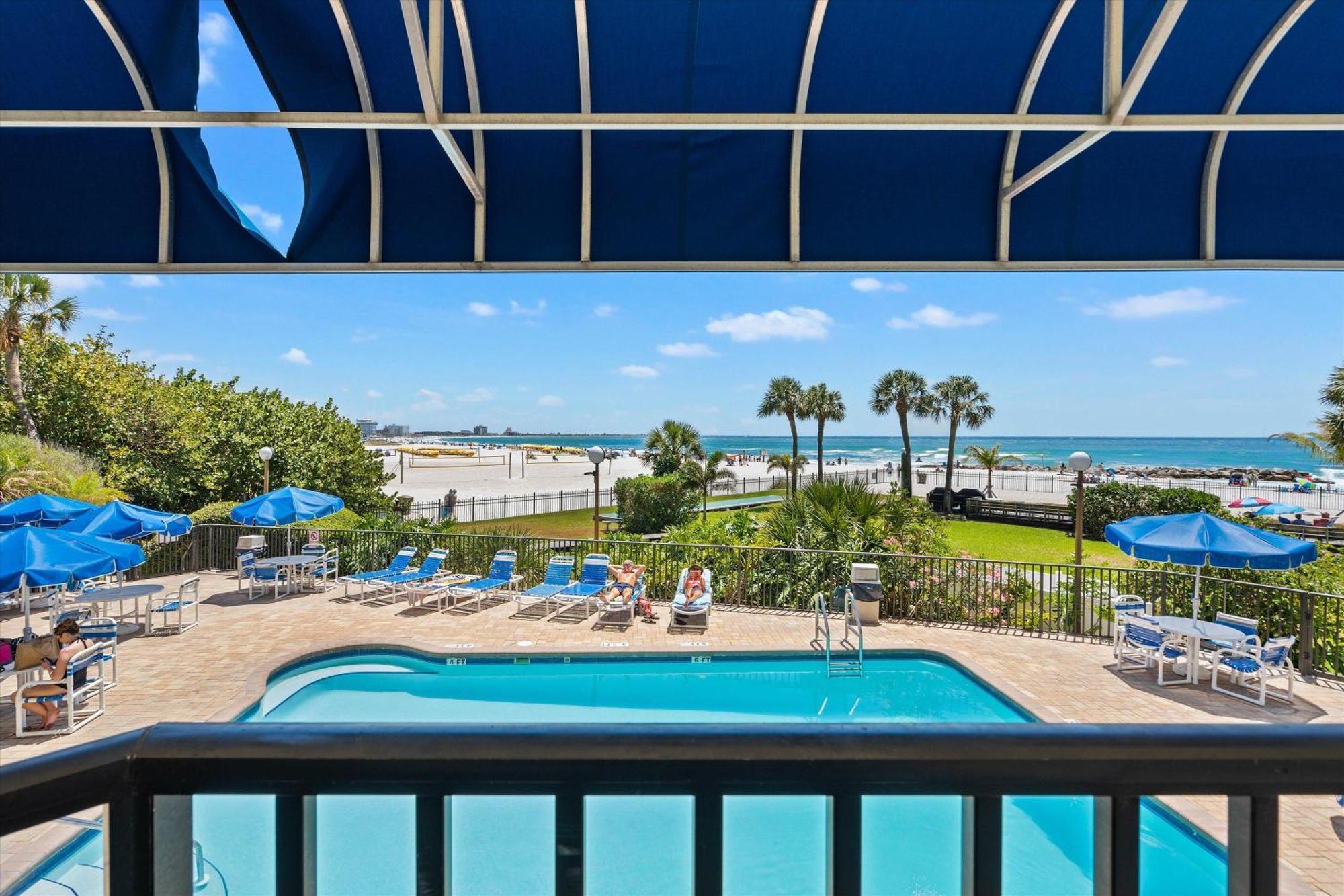 Direct Beachfront/free Parking/walk To Dining & Shopping * St. Pete Beach