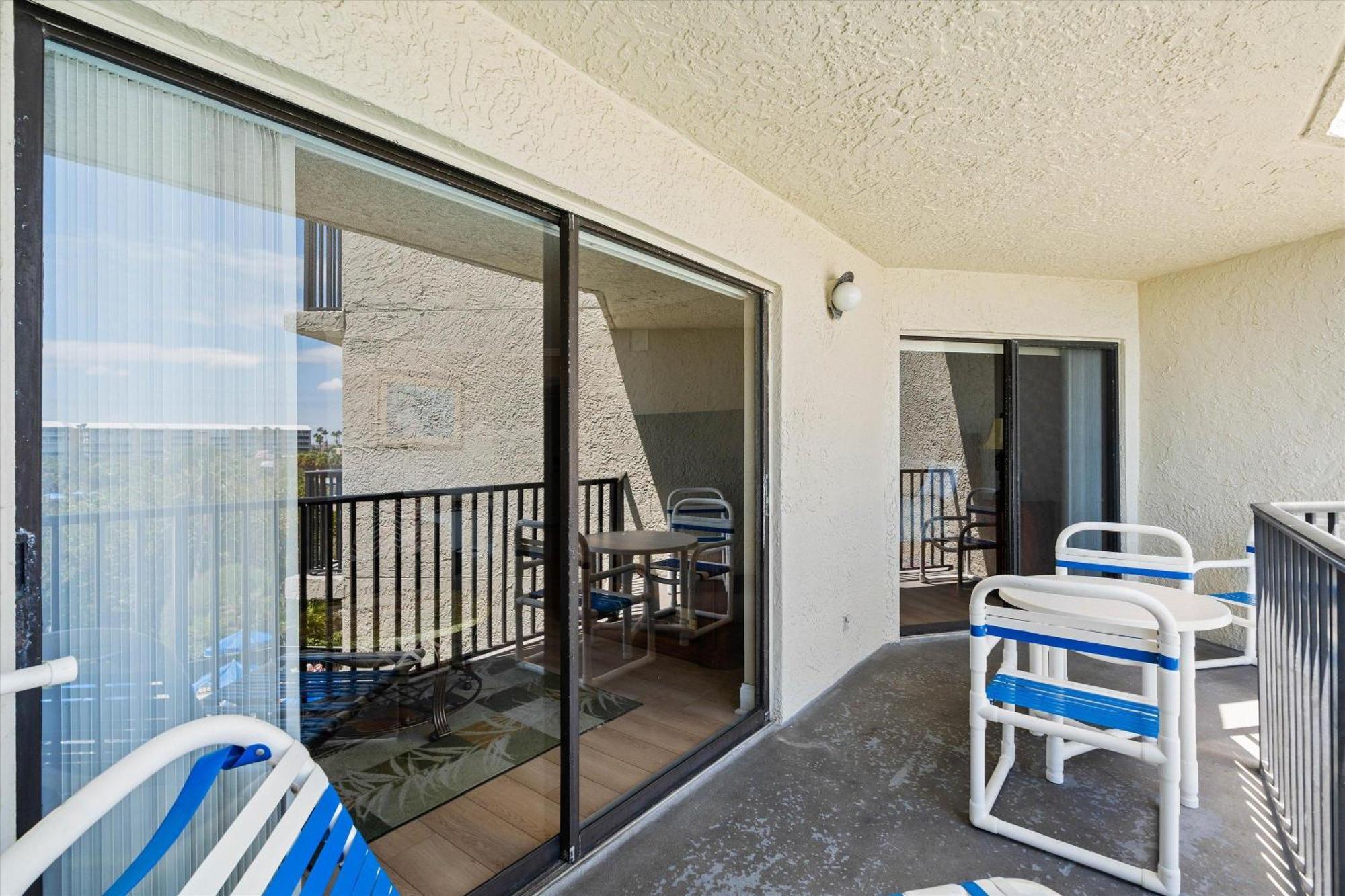 Direct Beachfront/free Parking/walk To Dining & Shopping * St. Pete Beach