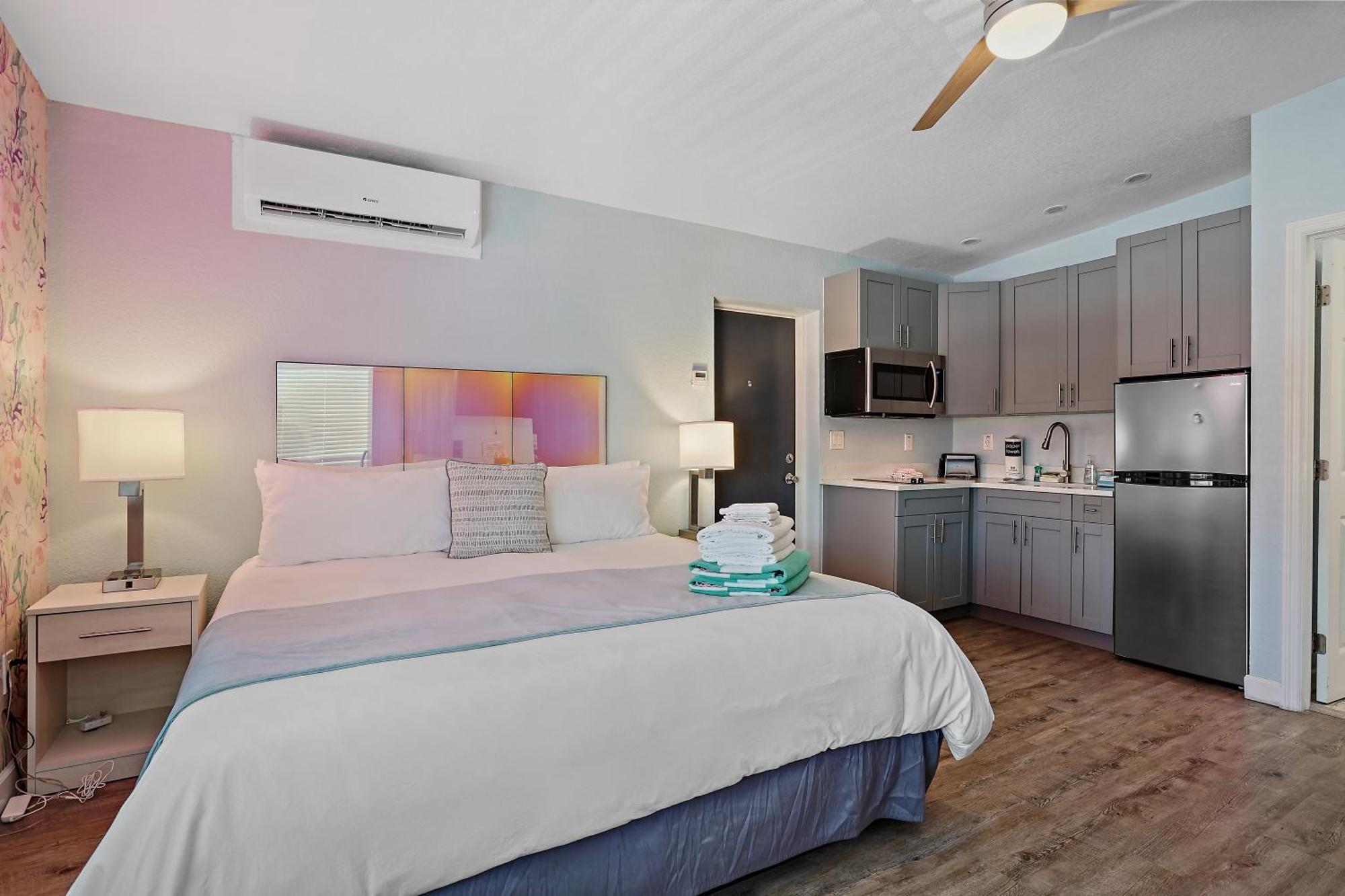 The Pearl Club Hotel St. Pete Beach