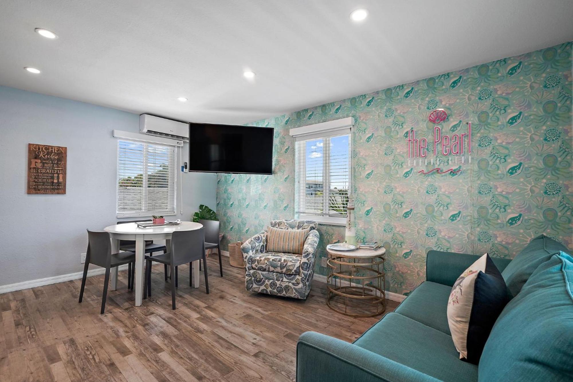 The Pearl Club St. Pete Beach