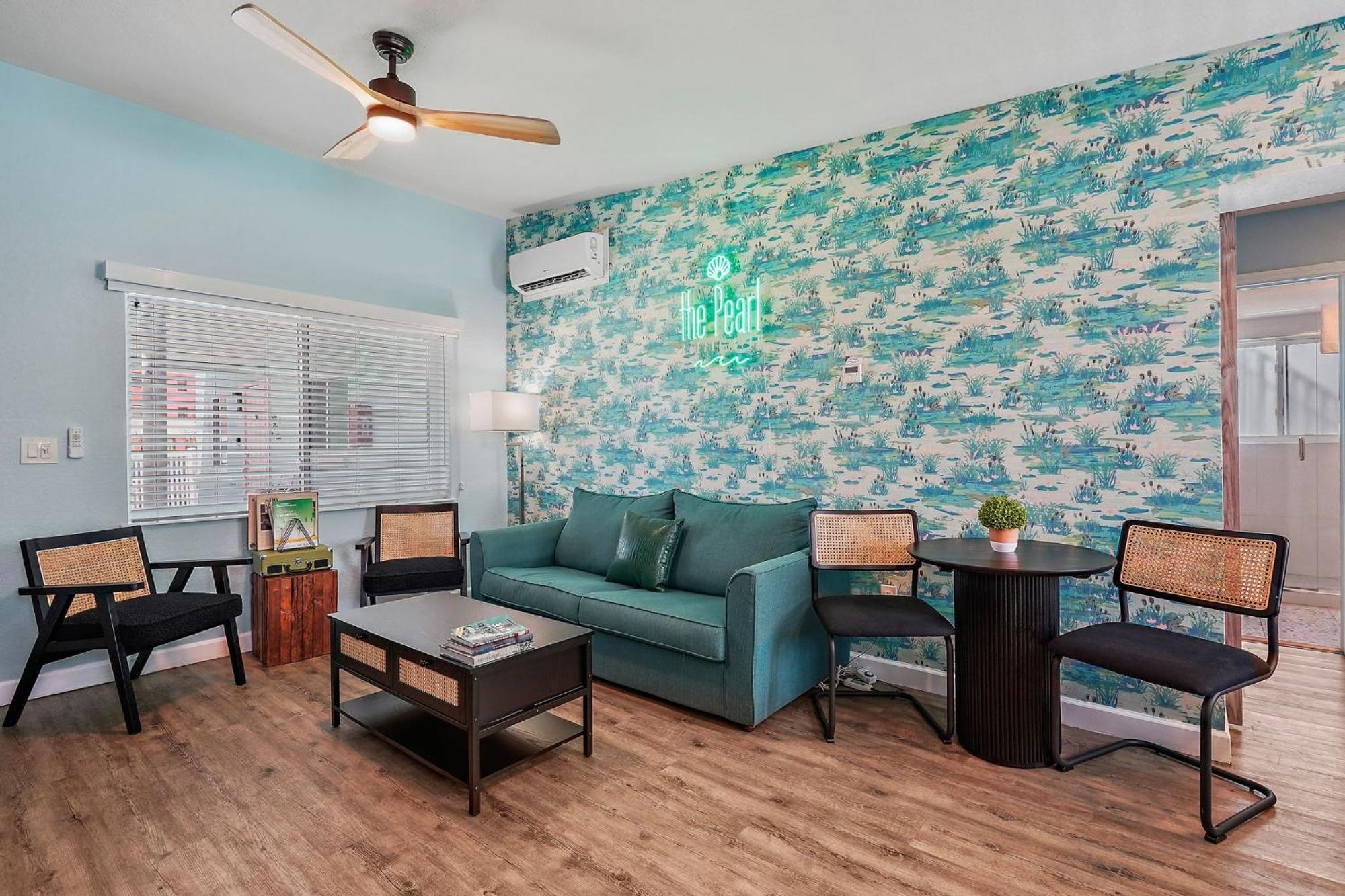 The Pearl Club St. Pete Beach