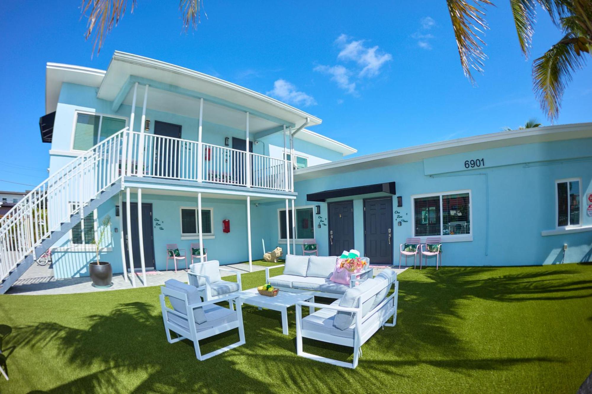 The Pearl Club St. Pete Beach
