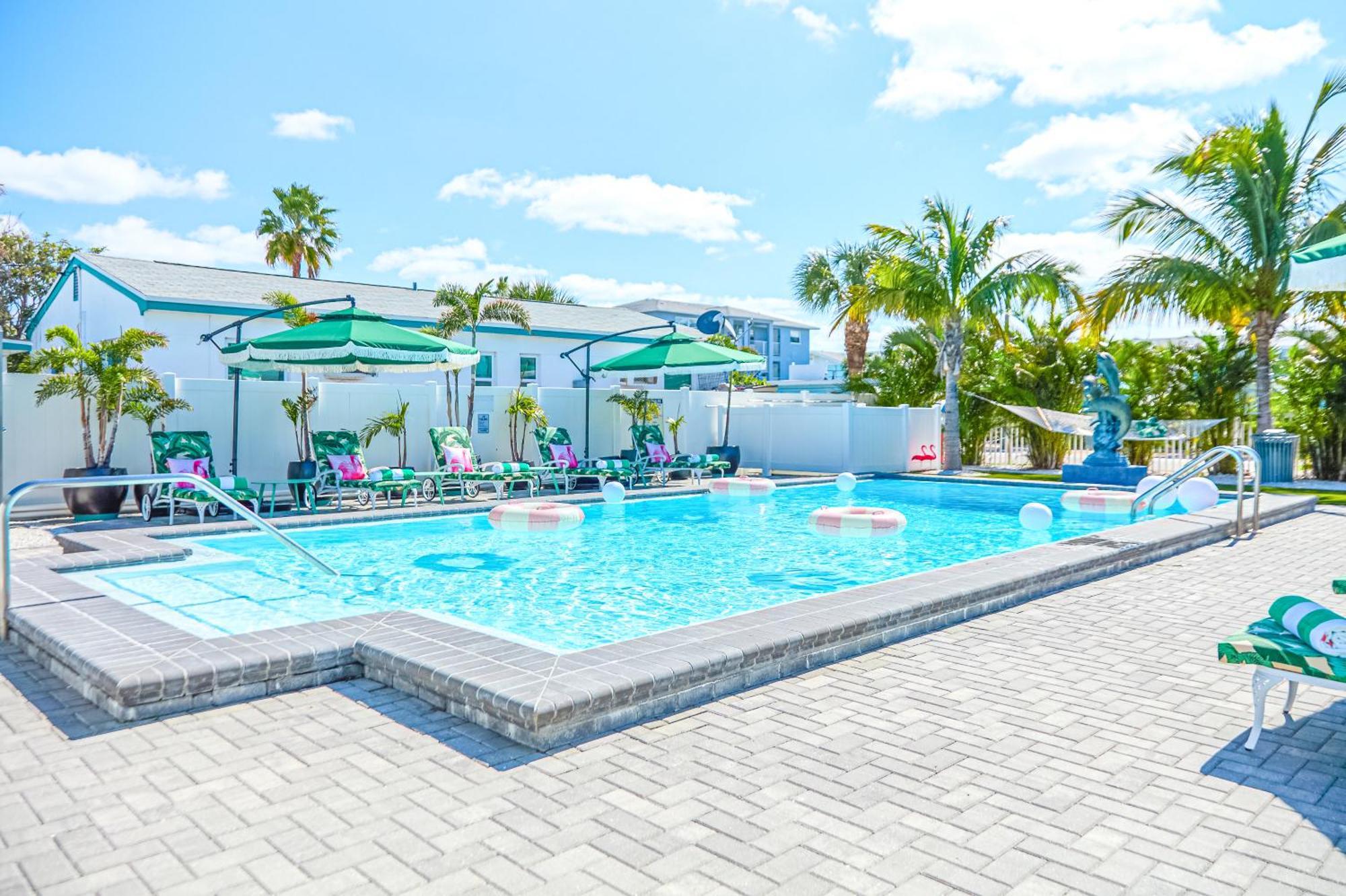 Hotel The Pearl Club