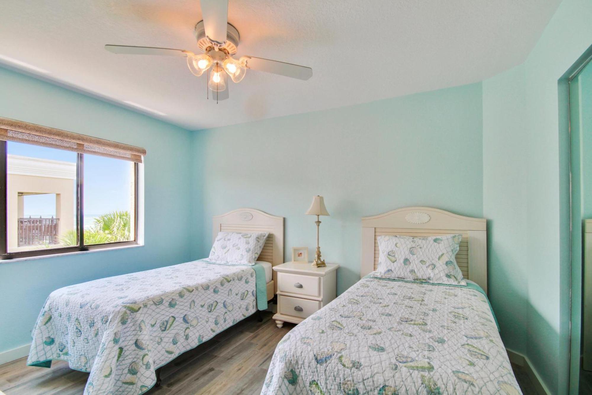 Land's End 7-401 Front - Premier Holiday home