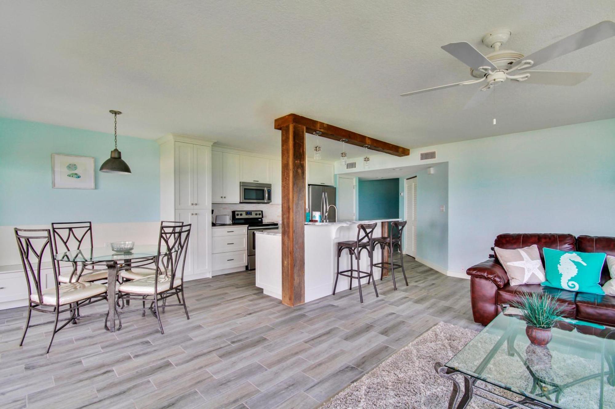 Land's End 7-401 Front - Premier Holiday home *