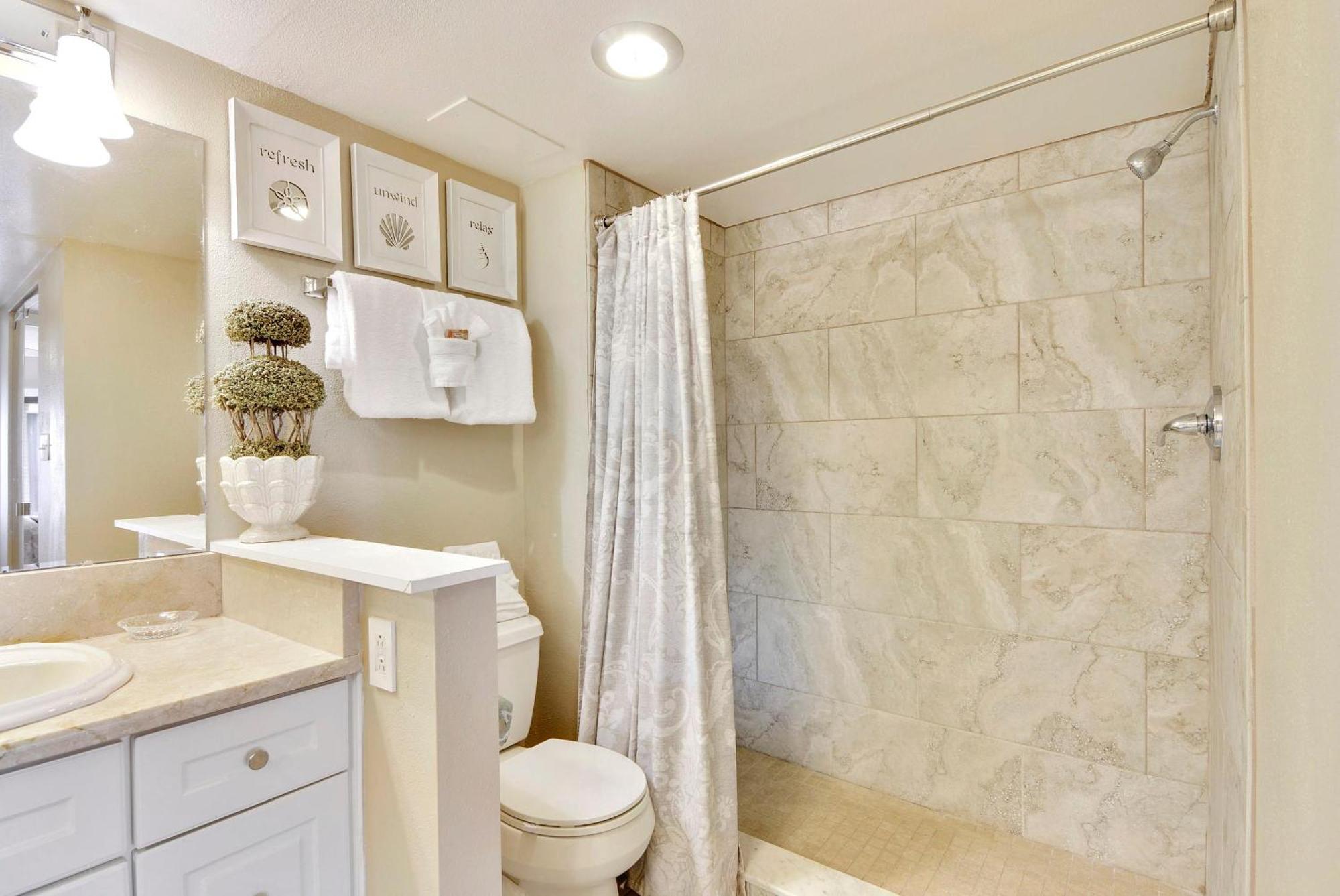 Land's End 9-403 Front - Premier Holiday home *