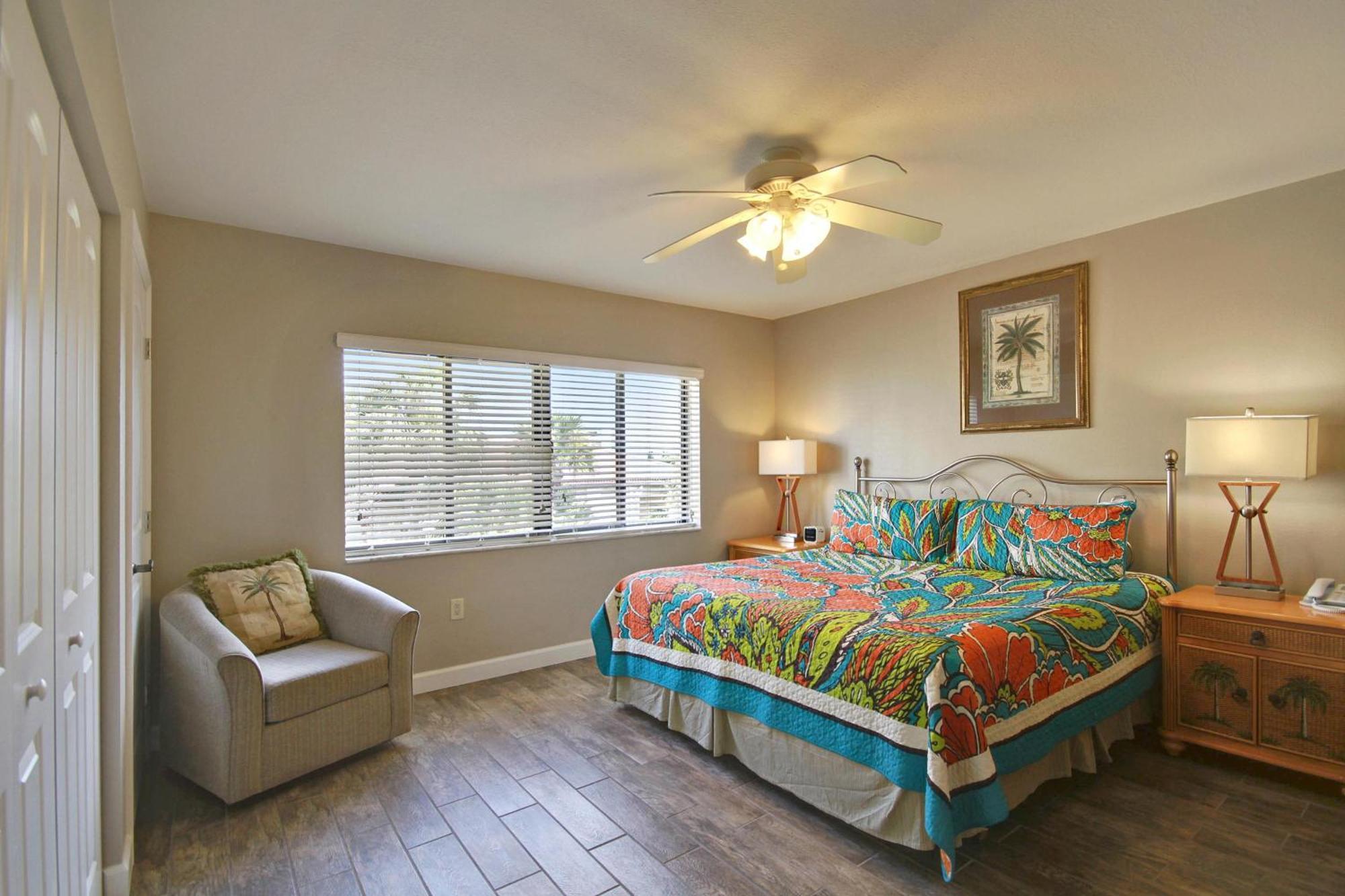 Land's End 8-306 Front - Premier St. Pete Beach