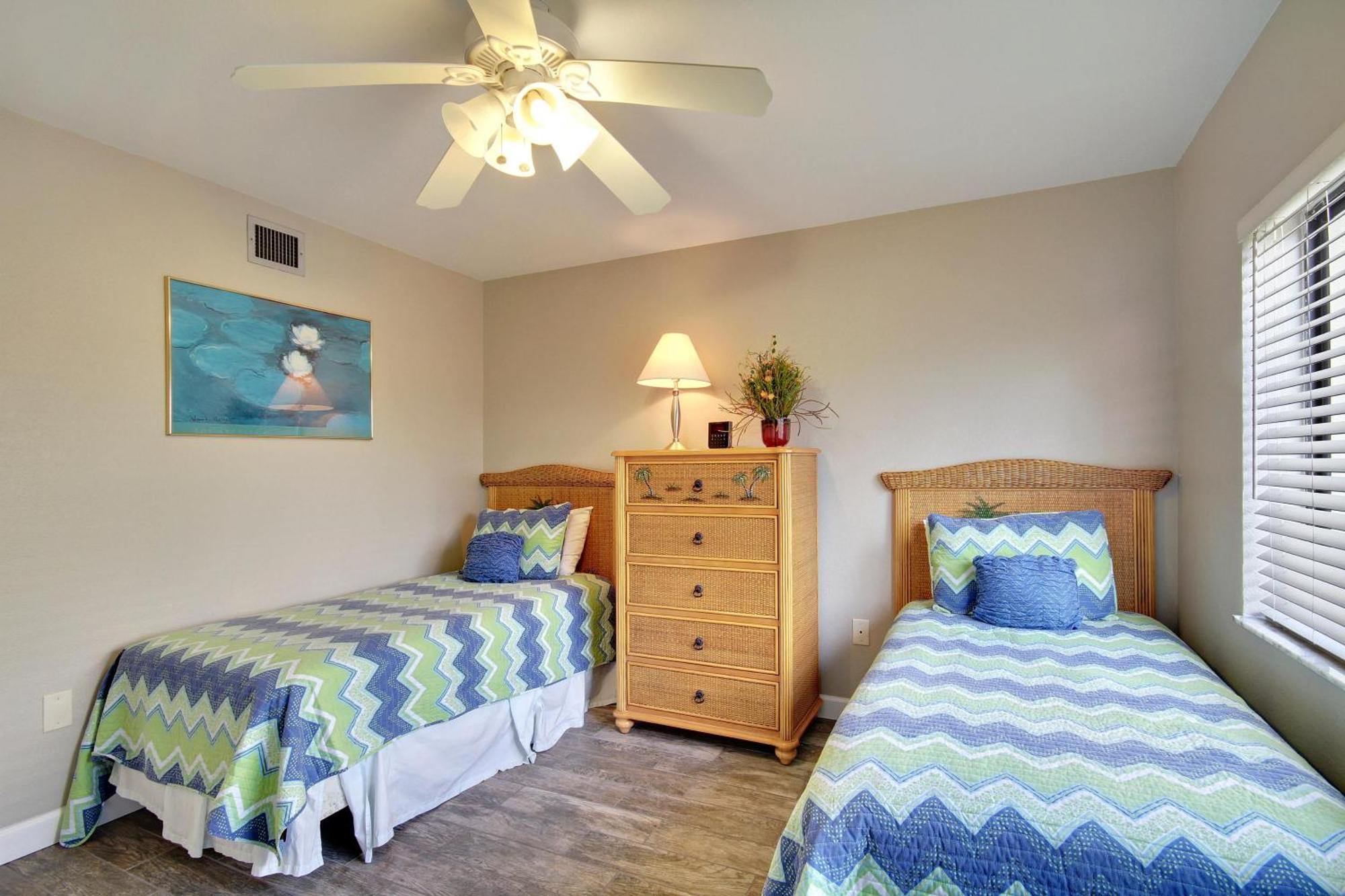 Land's End 8-306 Front - Premier Holiday home
