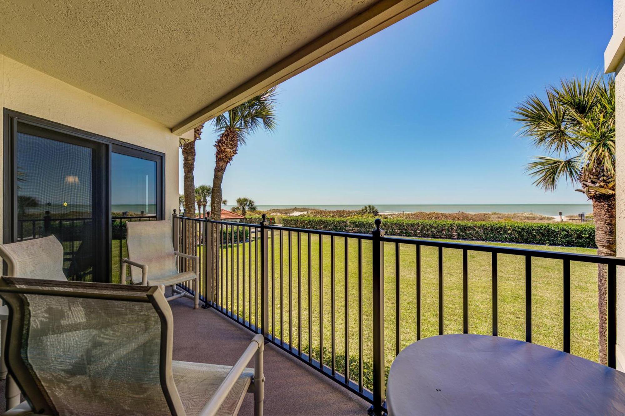 Land's End 7-204 Front Holiday home *