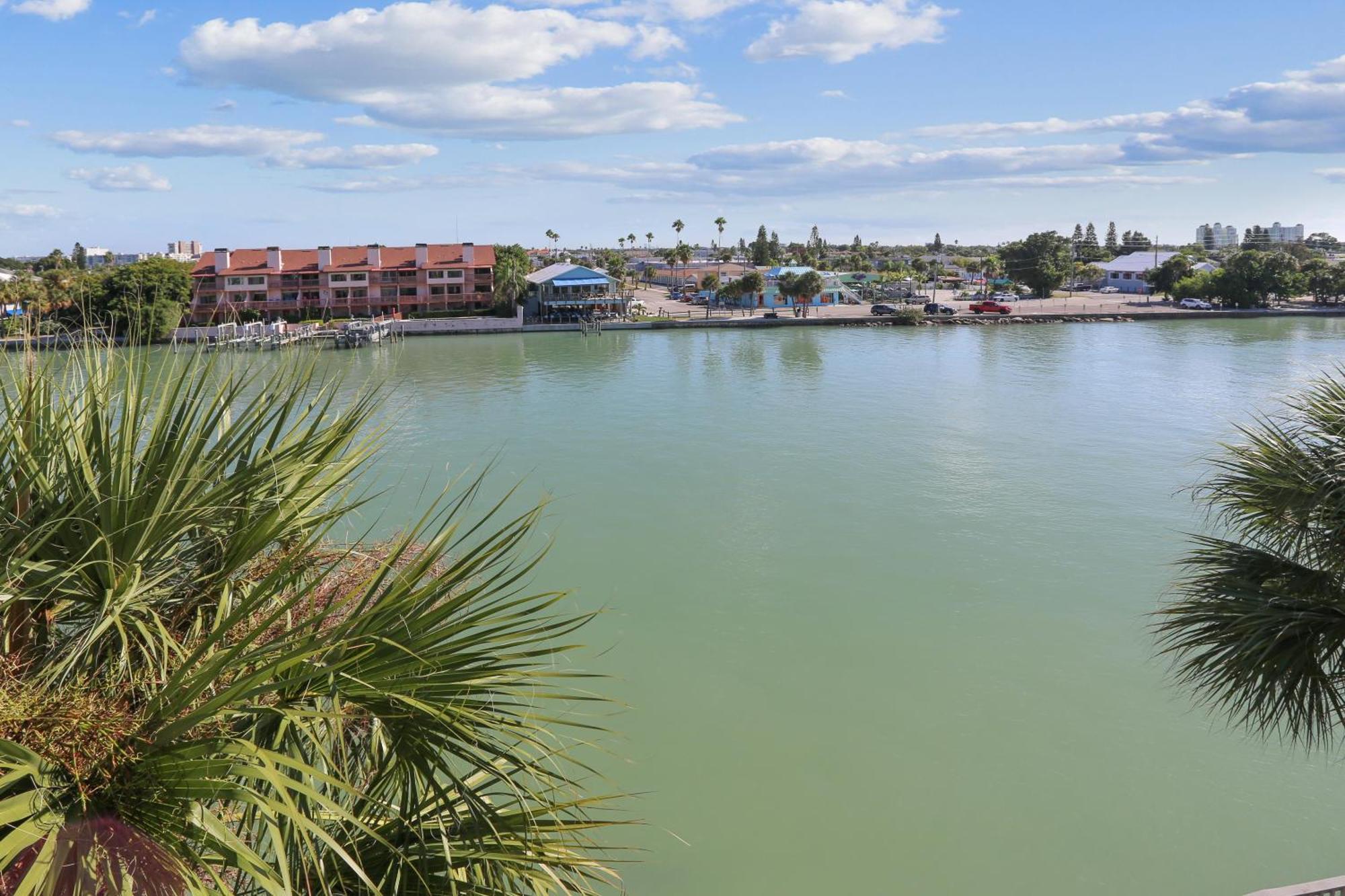 Holiday home Land's End 3-404 Bay Front *