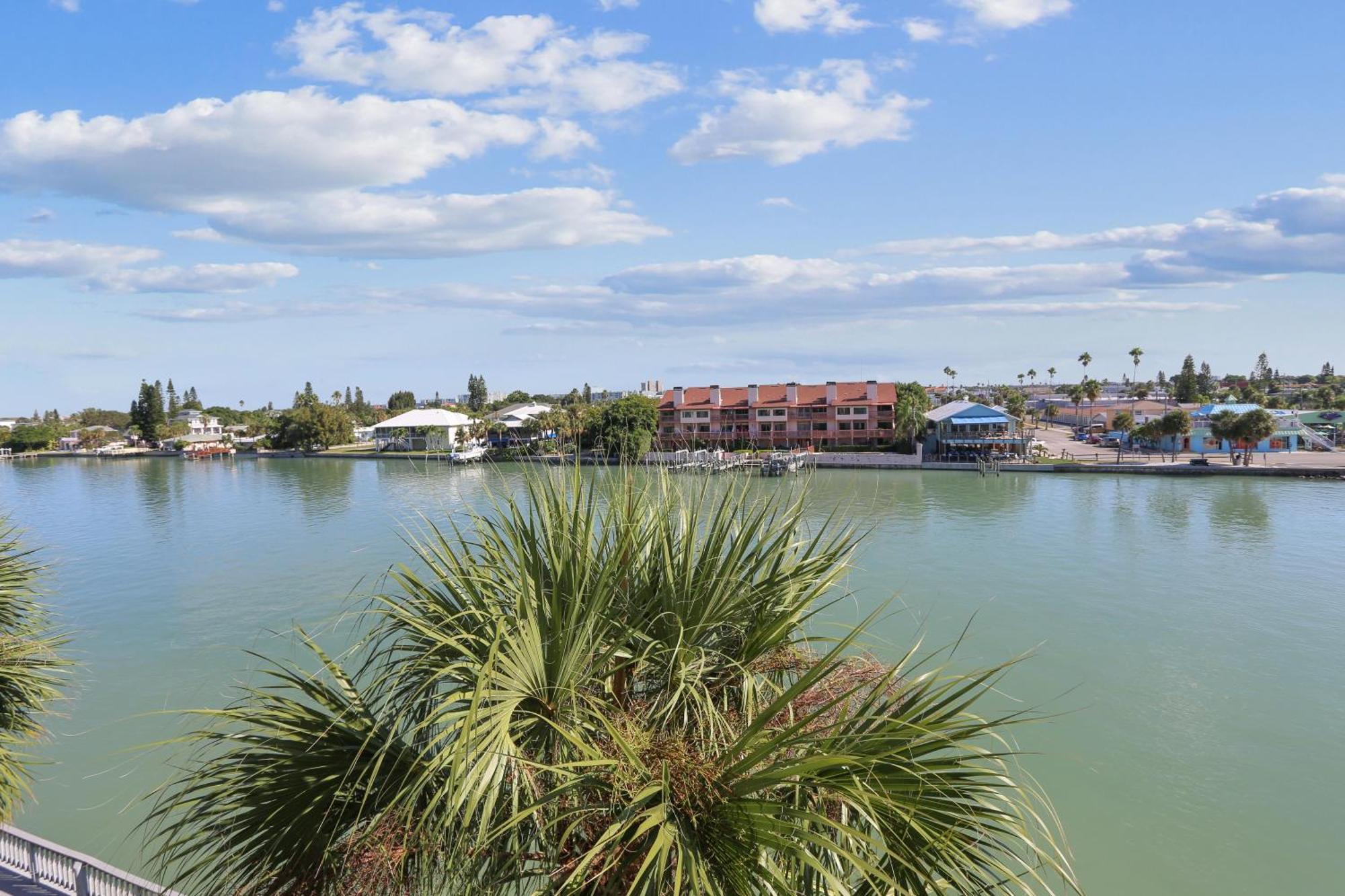 Holiday home Land's End 3-404 Bay Front *