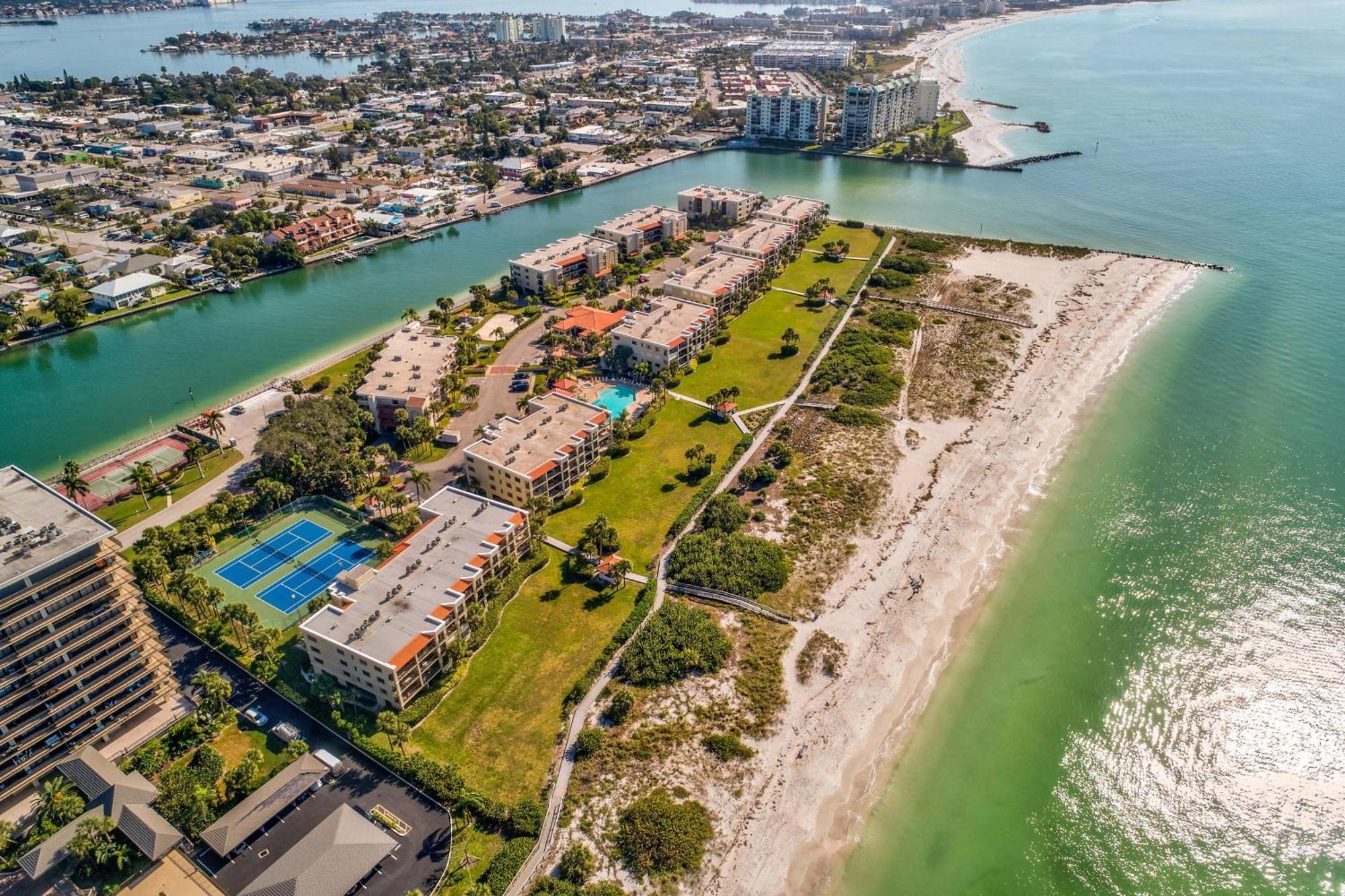 Land's End 3-206 Bay Front - Premier Holiday home