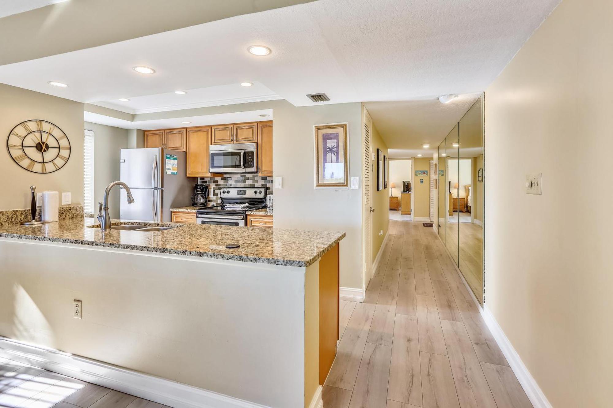 Land's End 3-206 Bay Front - Premier St. Pete Beach