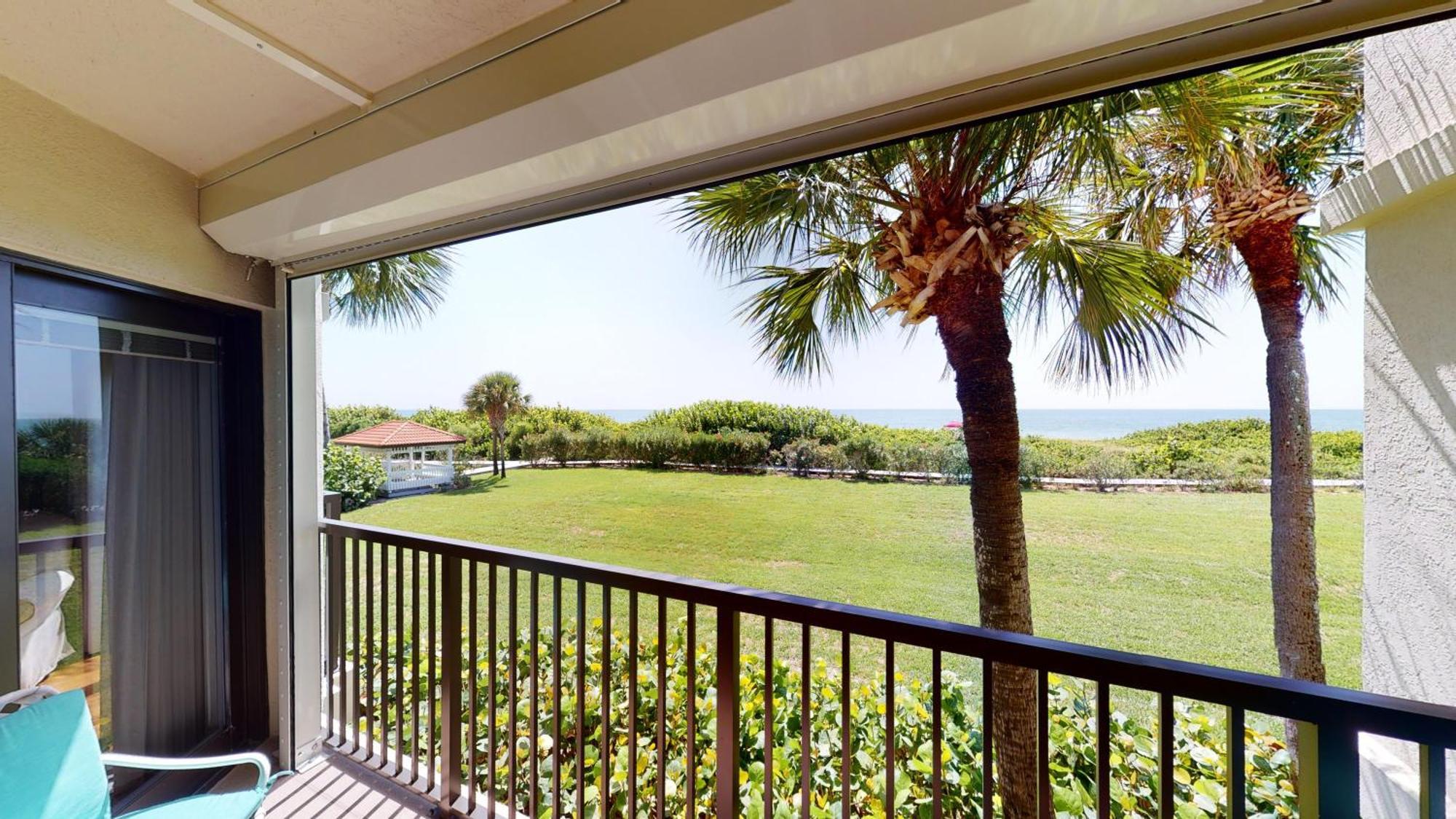 Land's End 11-204 Front Holiday home *