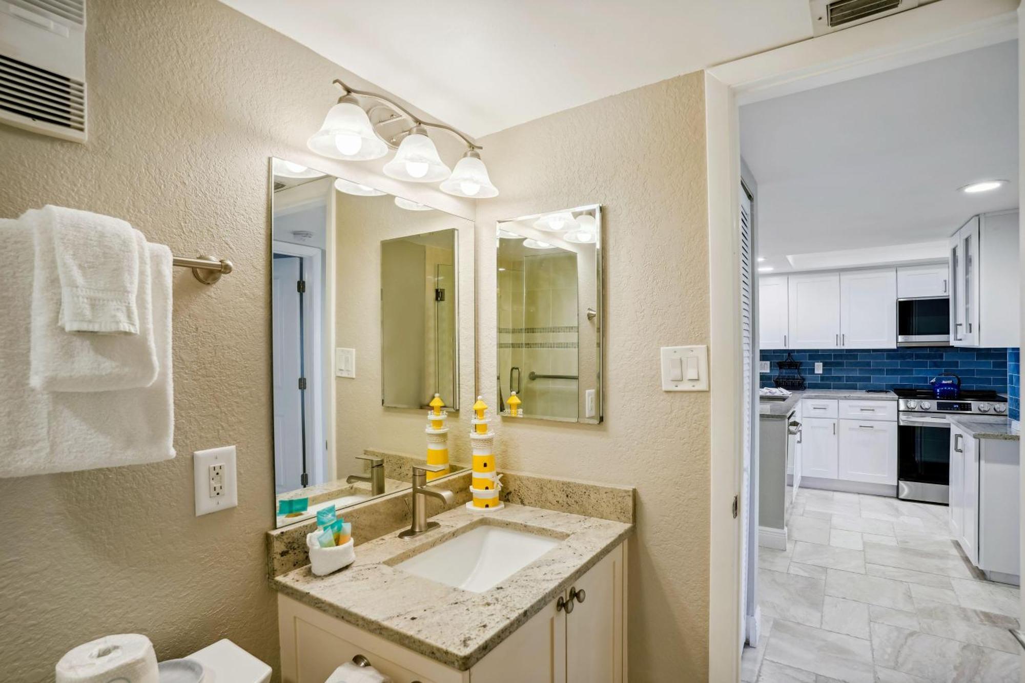 Holiday home Land's End 7-203 Front - Premier St. Pete Beach