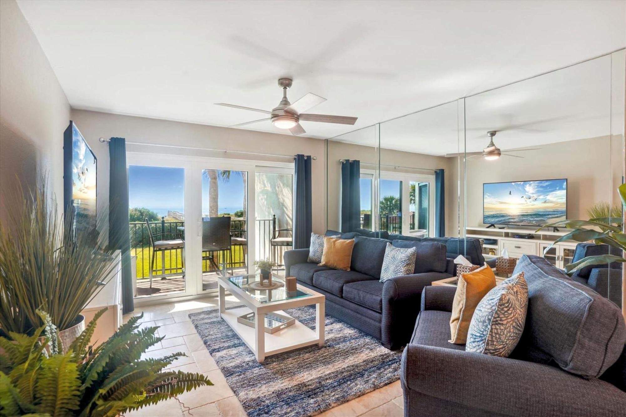 Land's End 7-203 Front - Premier Holiday home