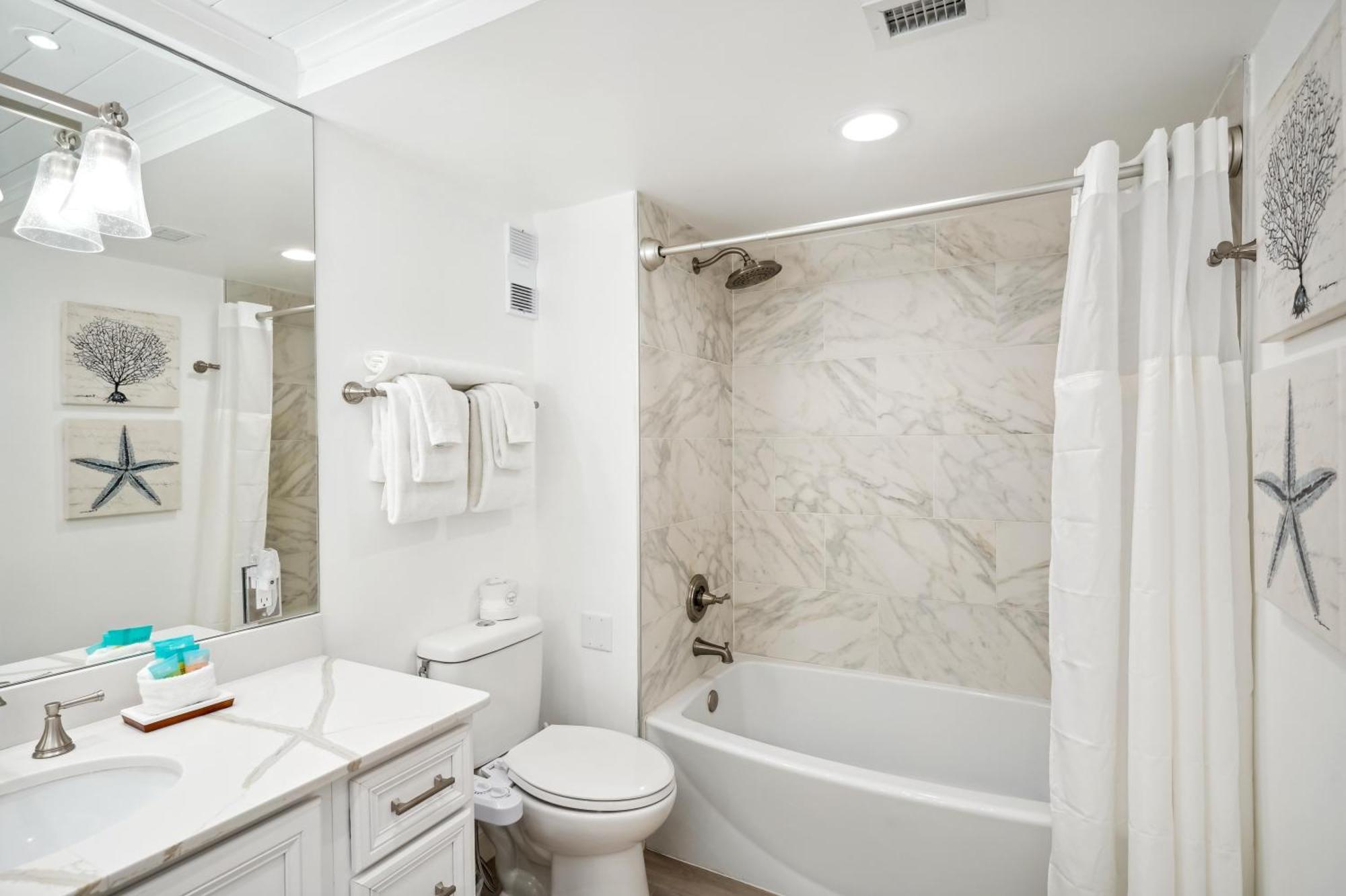 Land's End 3-405 Bay Front - Premier Holiday home *