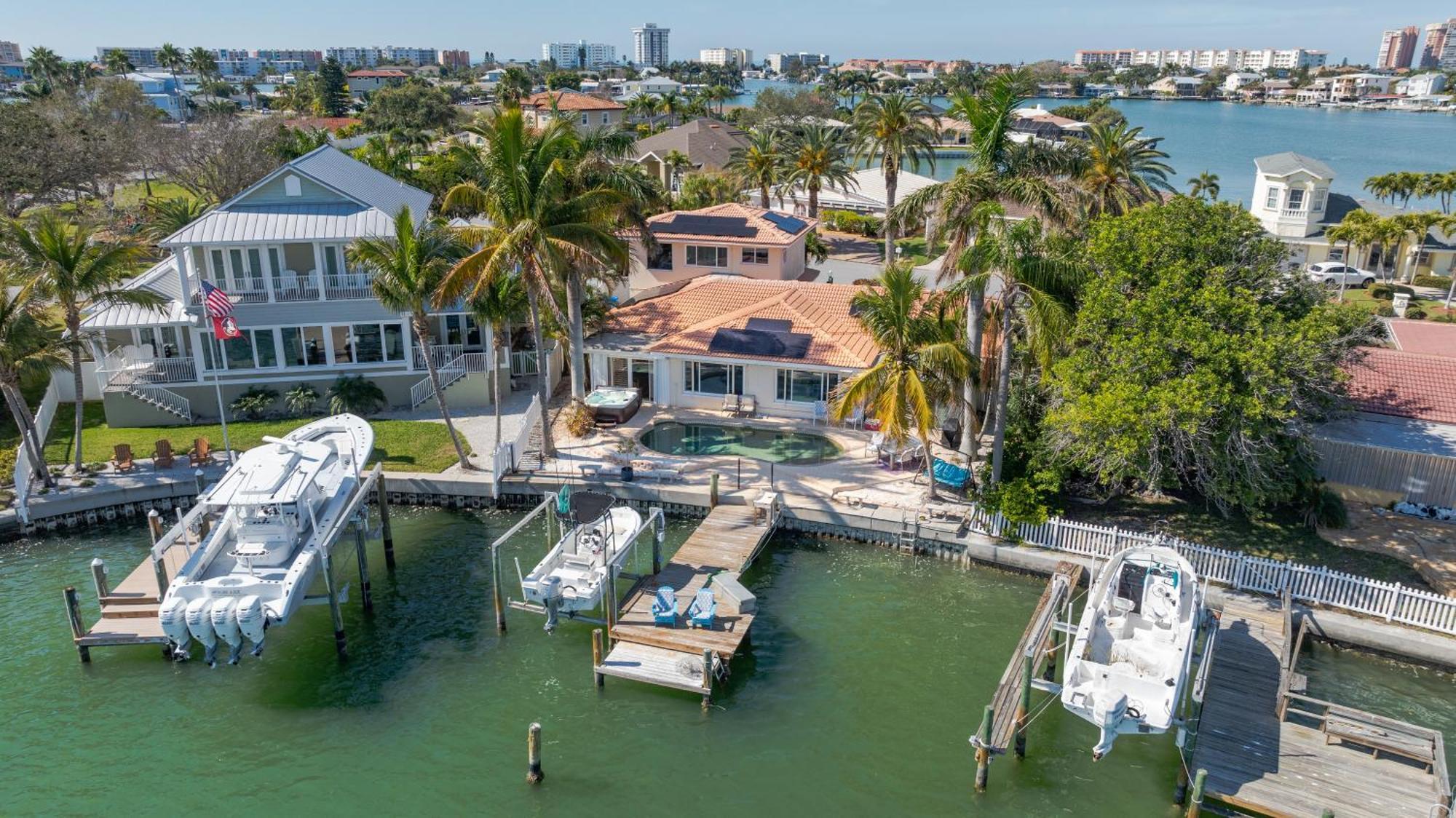 Holiday home 4bd 2ba Waterfront House With Pool, Hot Tub & Boat! *