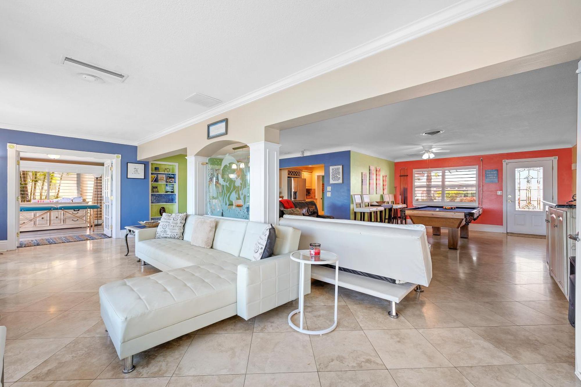 4bd 2ba Waterfront House With Pool, Hot Tub & Boat! Holiday home