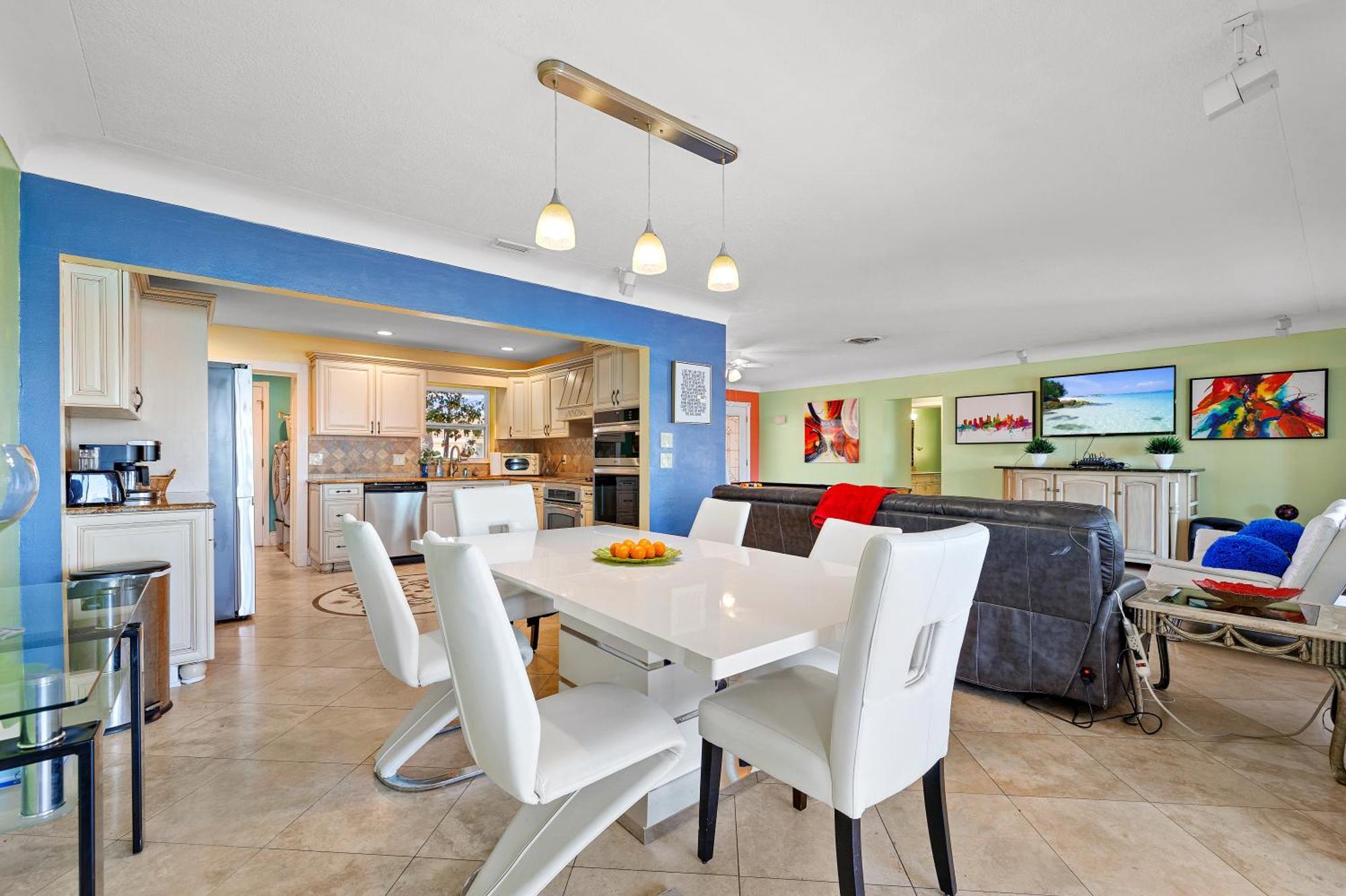4bd 2ba Waterfront House With Pool, Hot Tub & Boat! *
