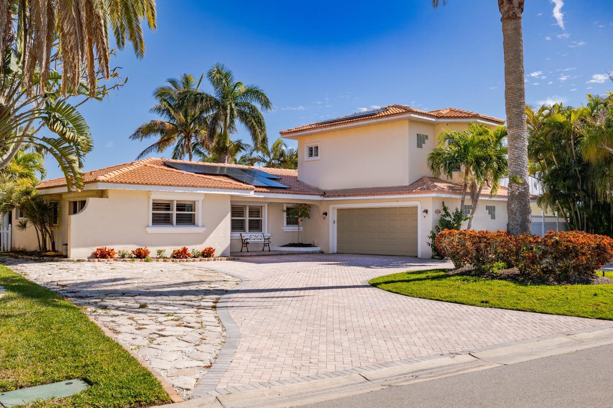 4bd 2ba Waterfront House With Pool, Hot Tub & Boat! Holiday home St. Pete Beach