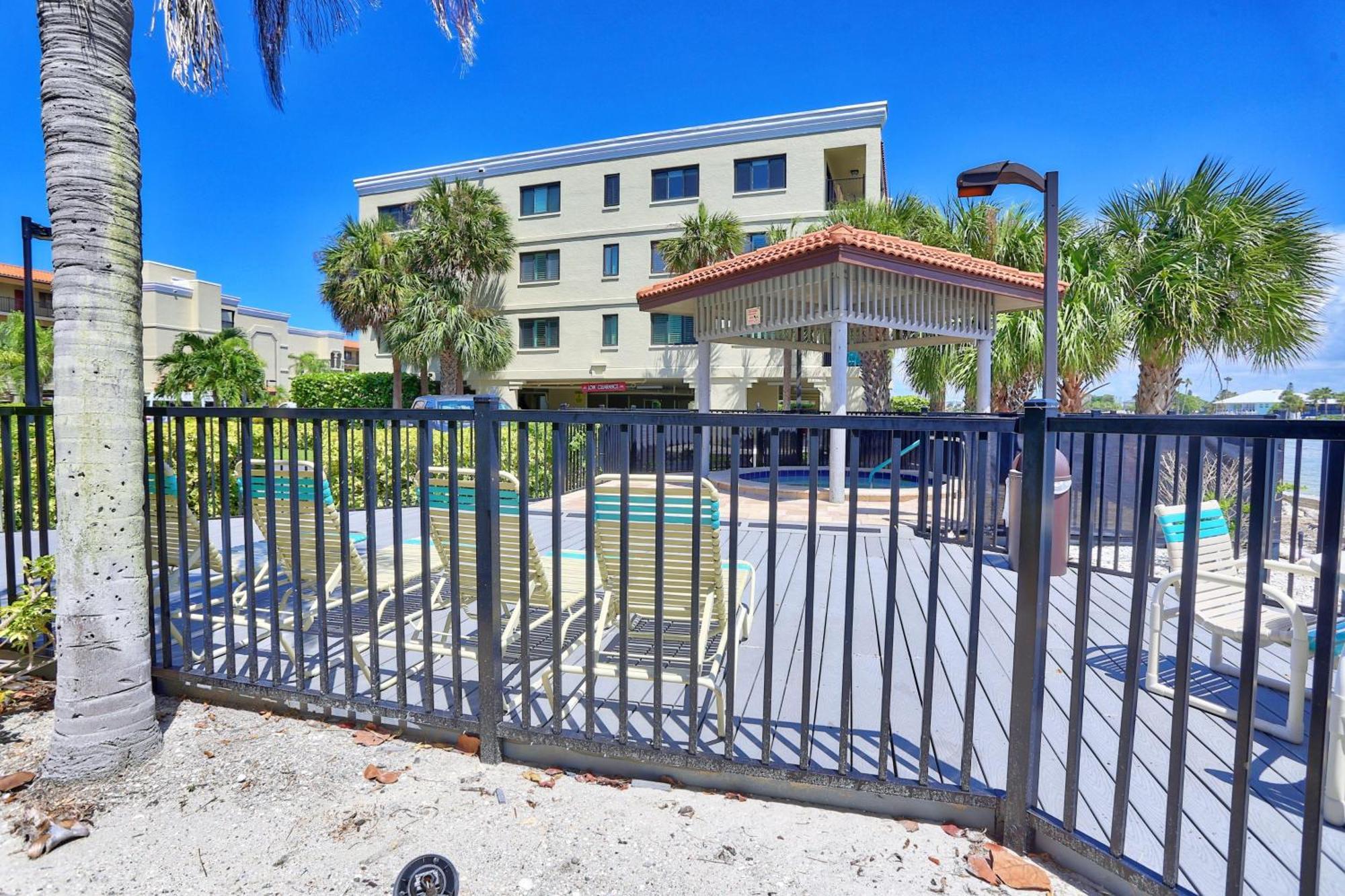 Holiday home Land's End 3-404 Bay Front *