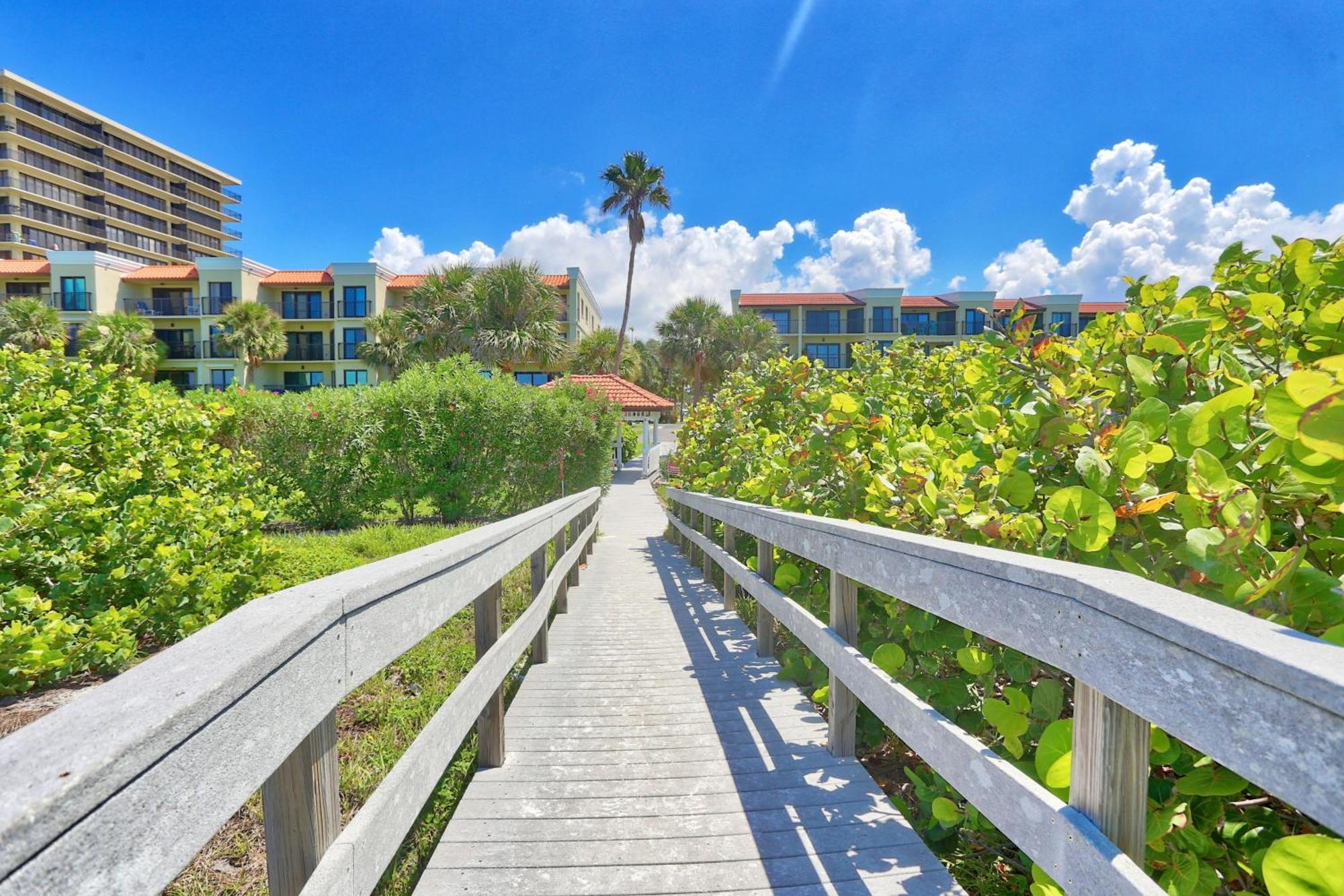 Land's End 1-401 Gulf View * St. Pete Beach