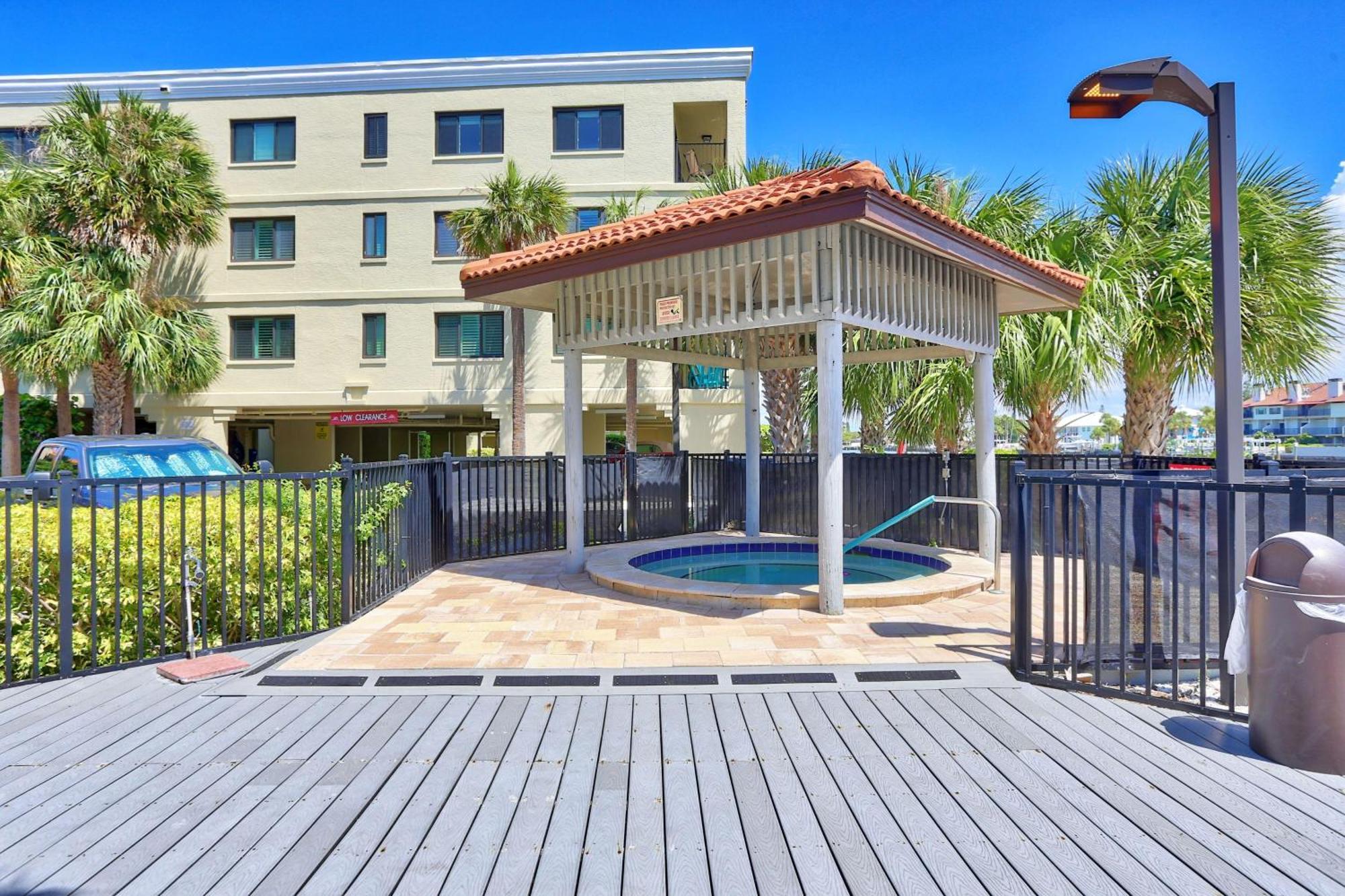 Land's End 11-204 Front Holiday home St. Pete Beach