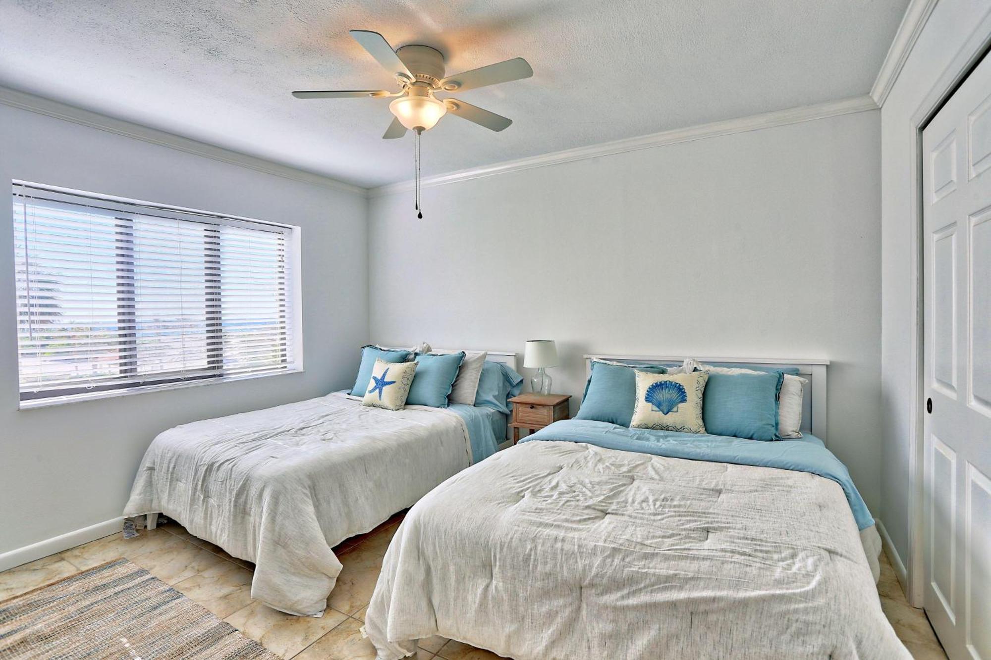 Land's End 9-301 Front-premier * St. Pete Beach