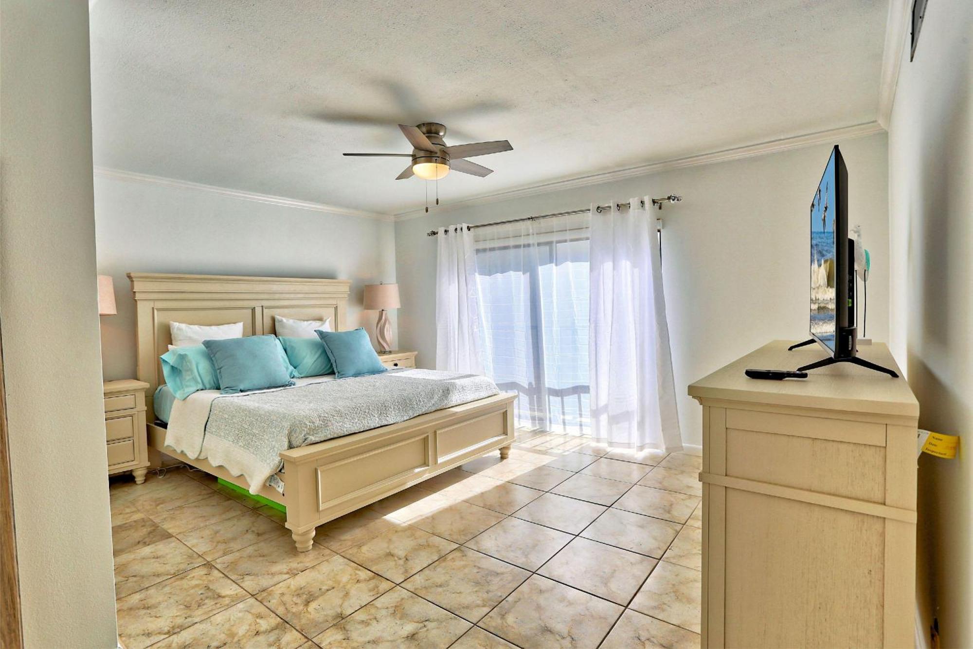 Land's End 9-301 Front-premier St. Pete Beach