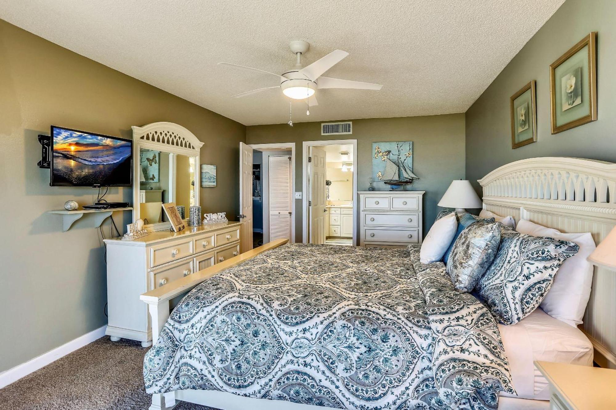 Land's End 9-403 Front - Premier Holiday home St. Pete Beach