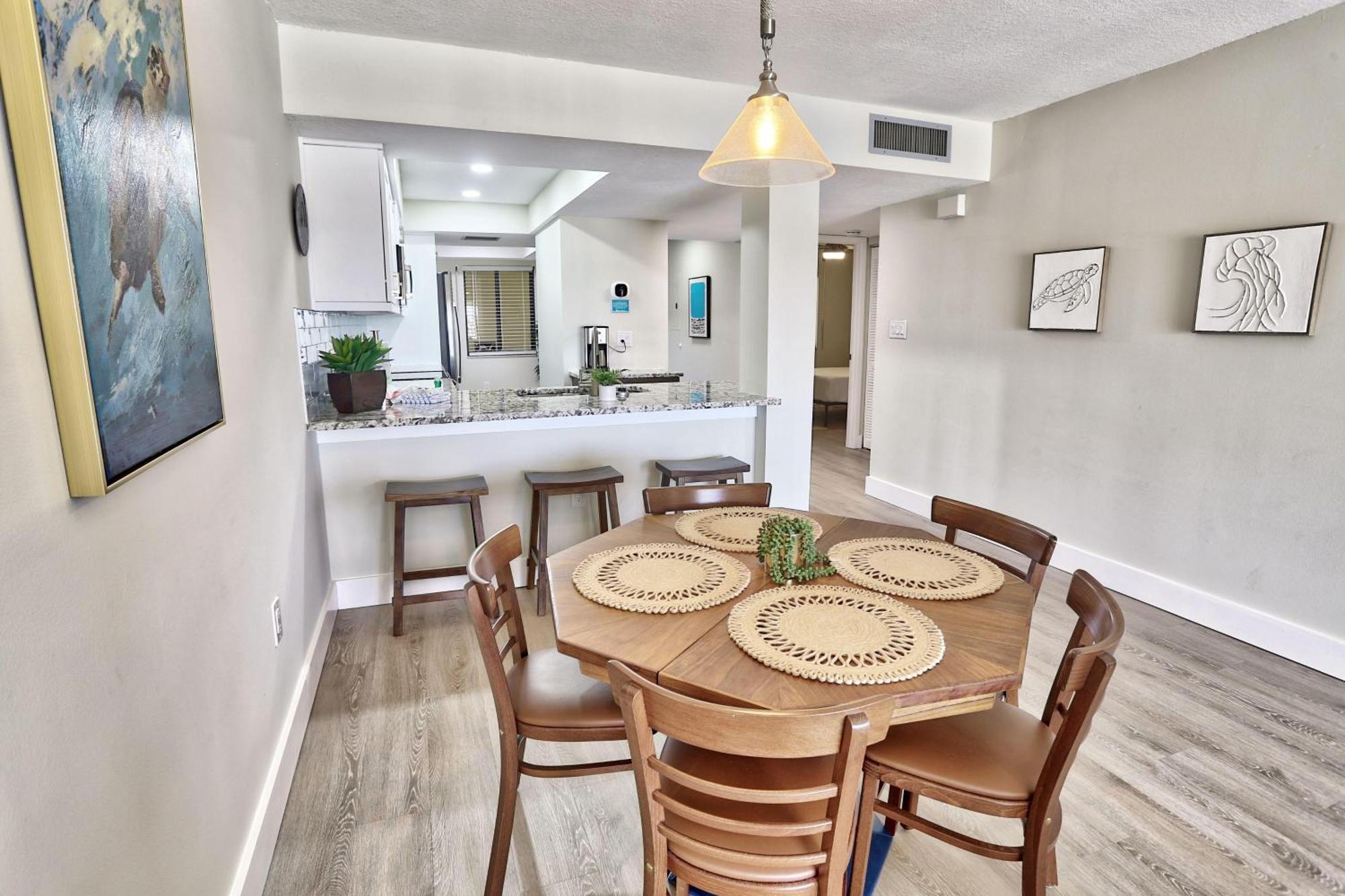 Land's End 4-404 Bay Front - Premier Holiday home St. Pete Beach