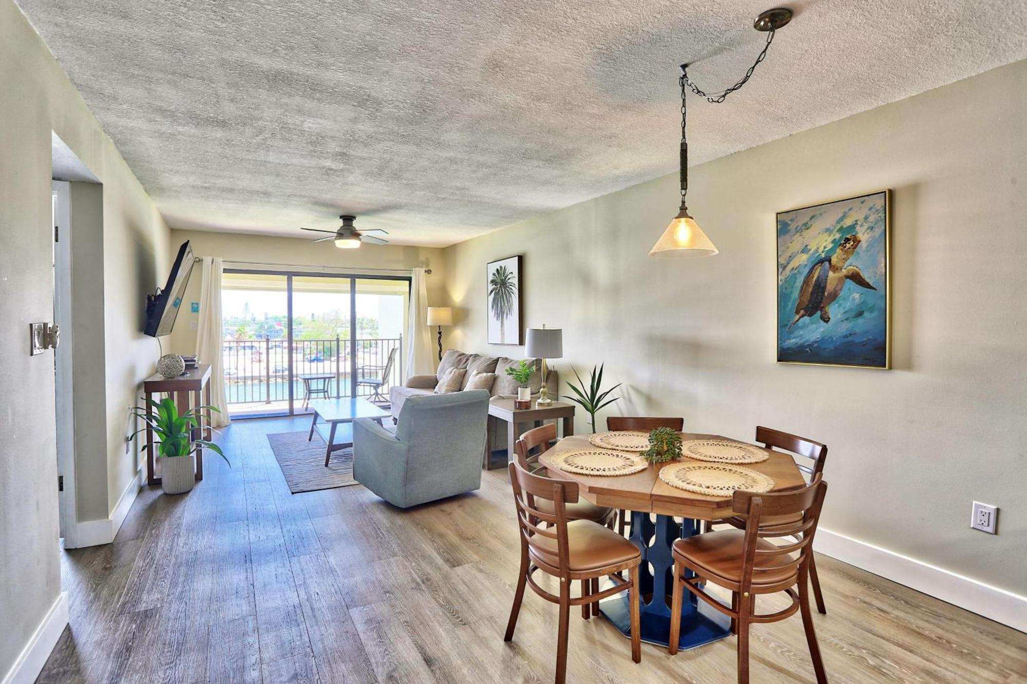 Land's End 4-404 Bay Front - Premier