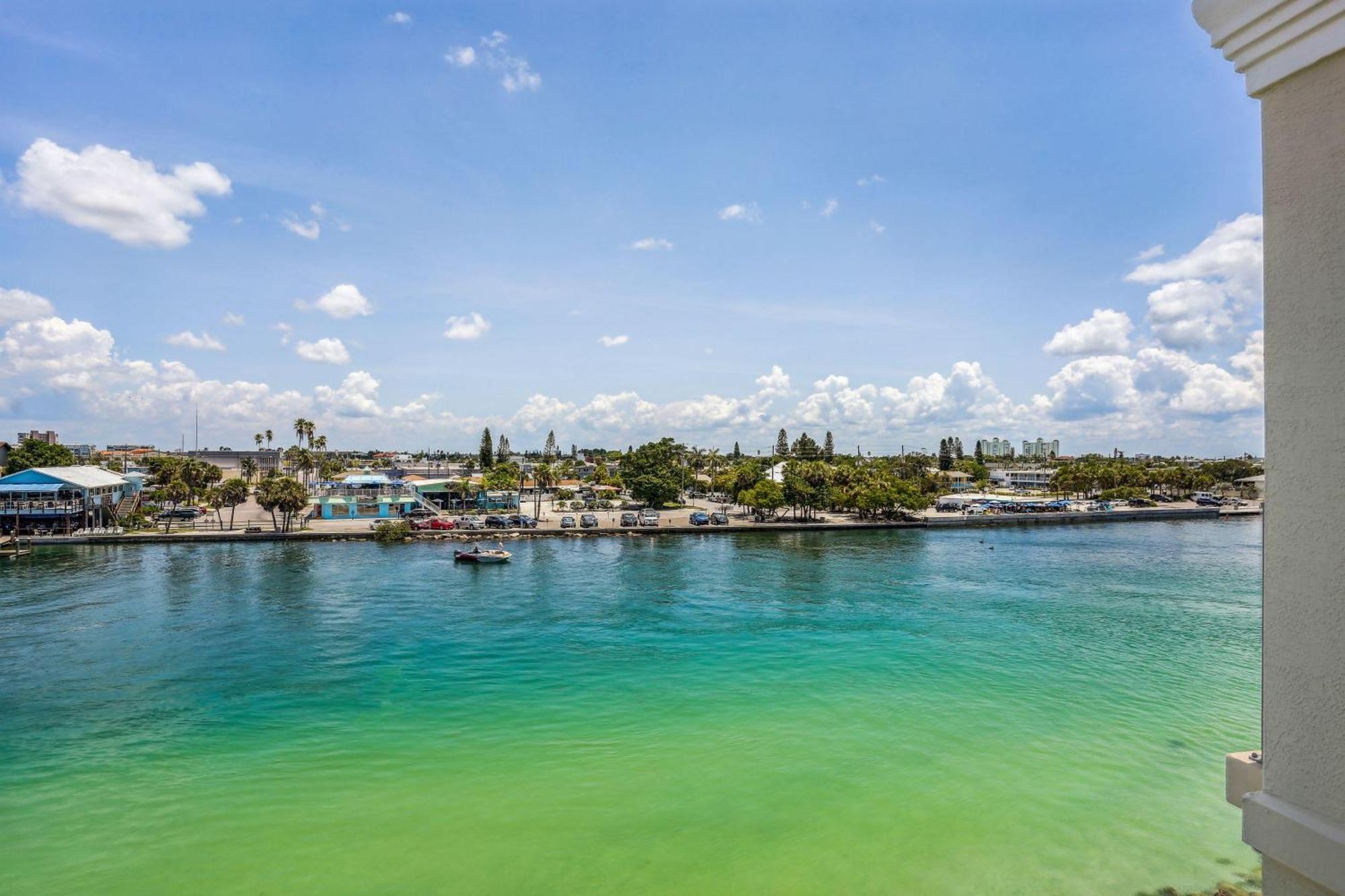 Land's End 4-404 Bay Front - Premier Holiday home St. Pete Beach