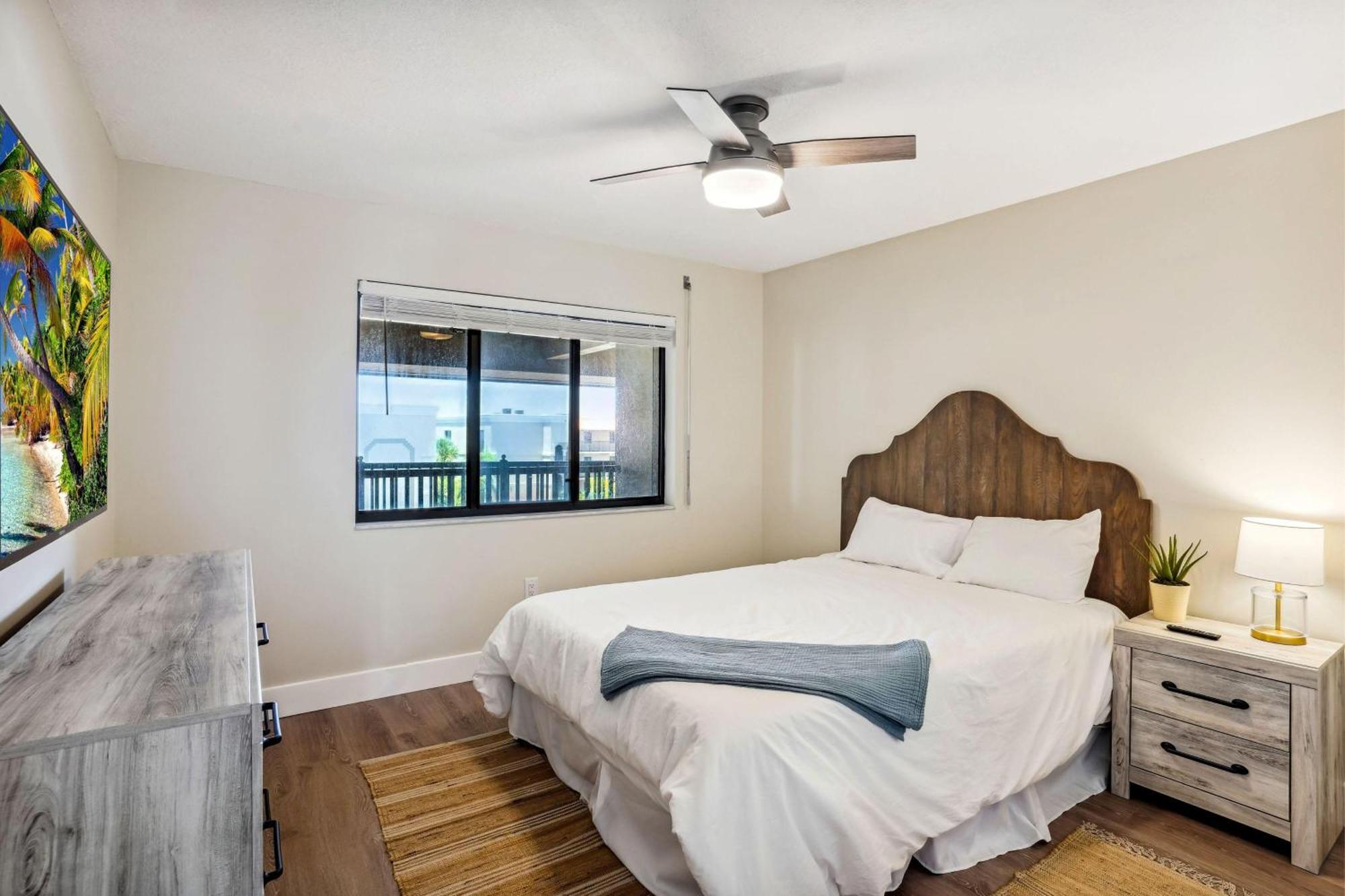 Land's End 4-404 Bay Front - Premier *