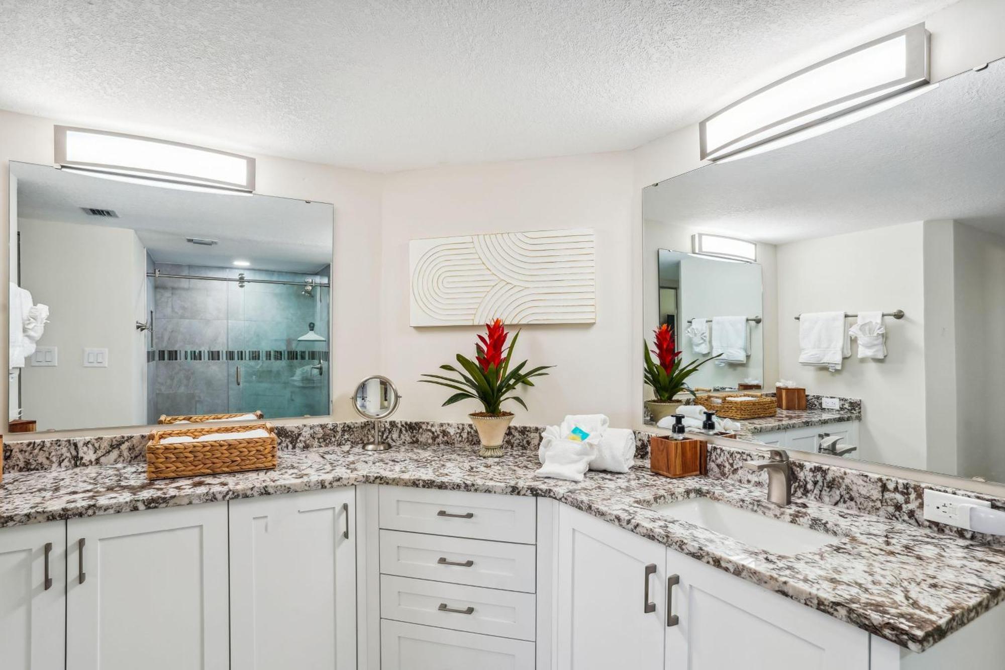 Land's End 4-404 Bay Front - Premier *