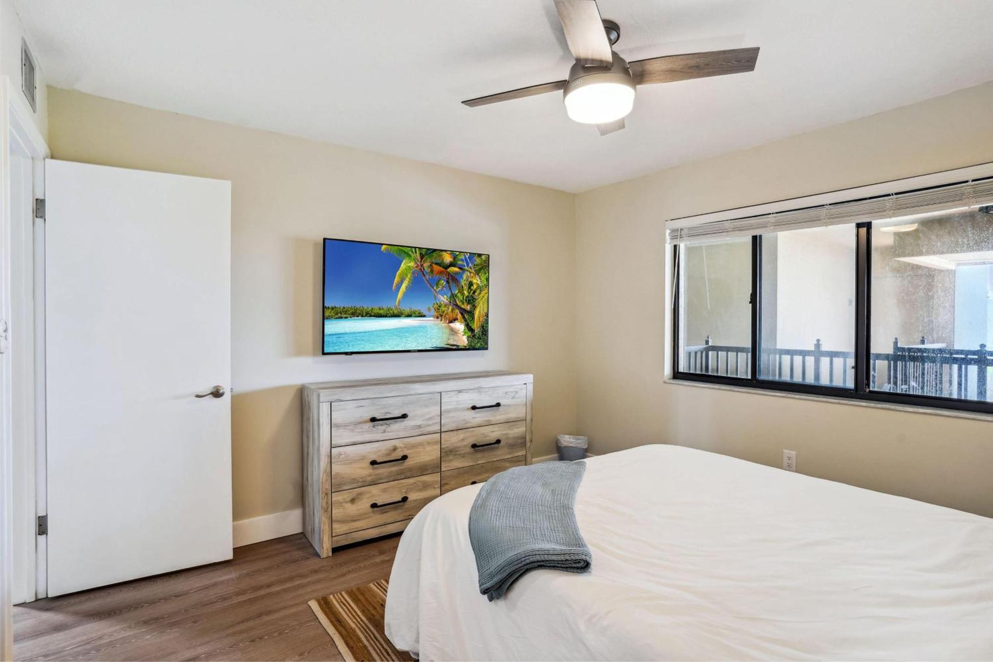 Land's End 4-404 Bay Front - Premier