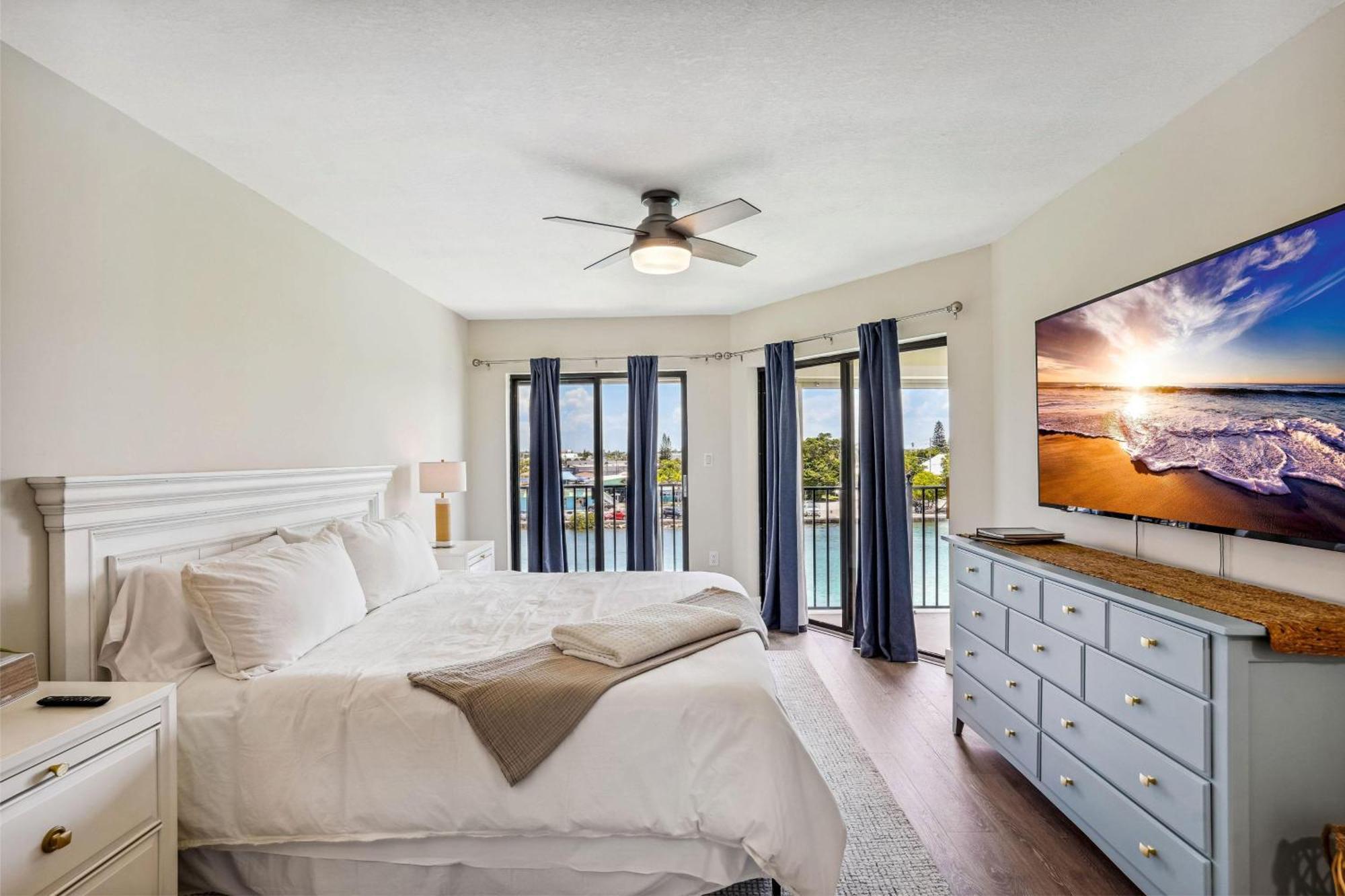 Land's End 4-404 Bay Front - Premier