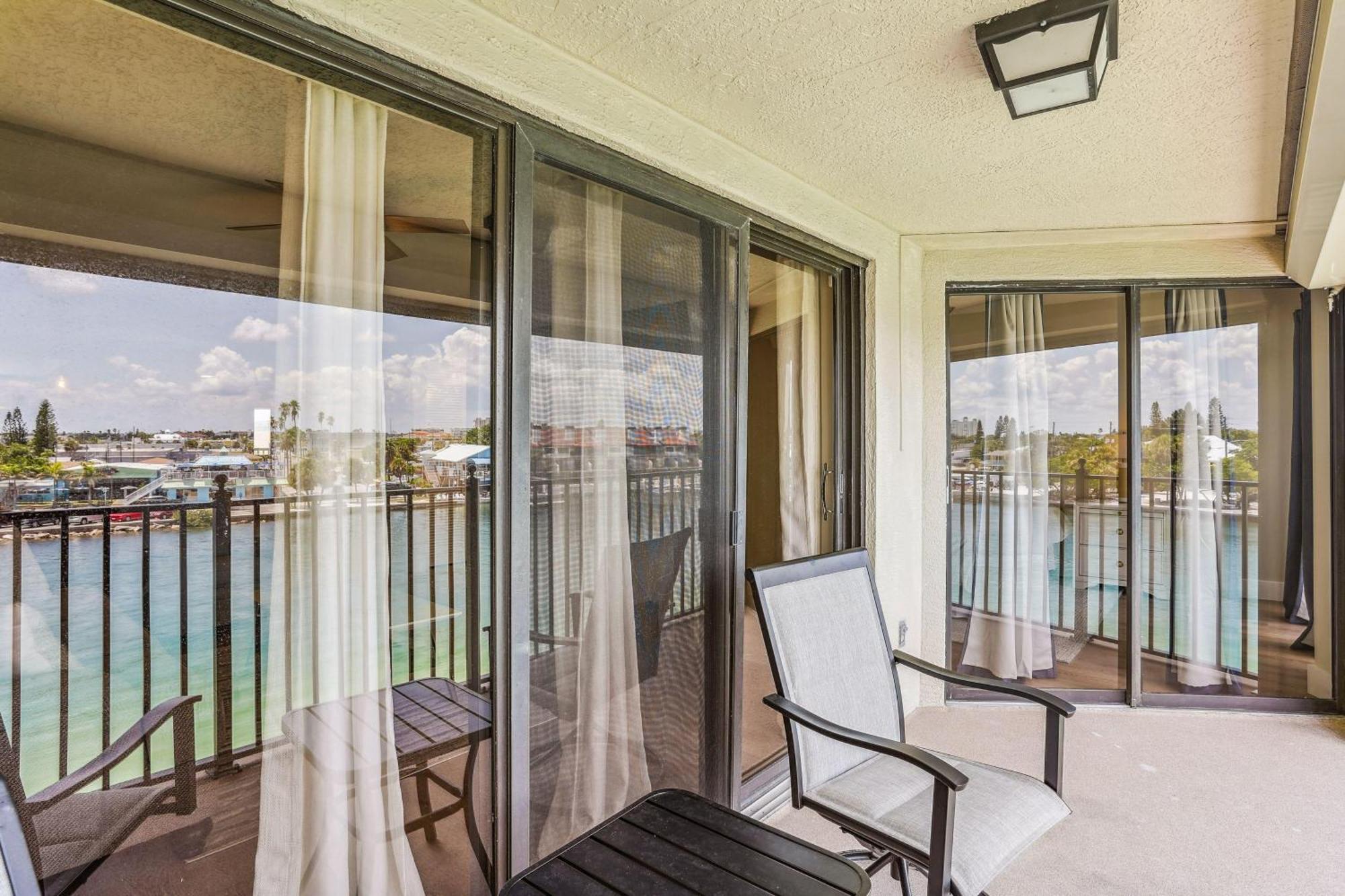 Land's End 4-404 Bay Front - Premier Holiday home St. Pete Beach