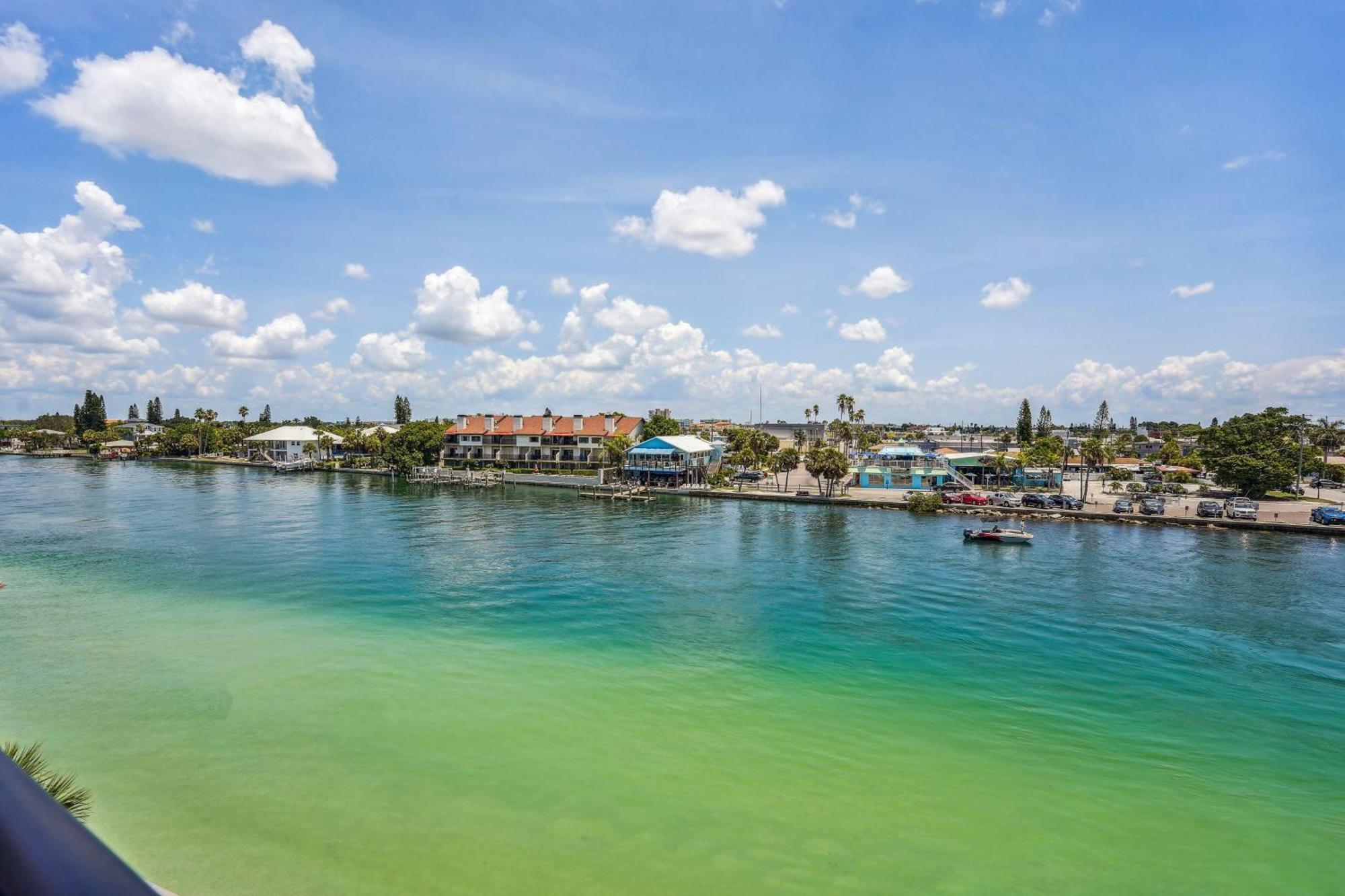 Holiday home Land's End 4-404 Bay Front - Premier St. Pete Beach
