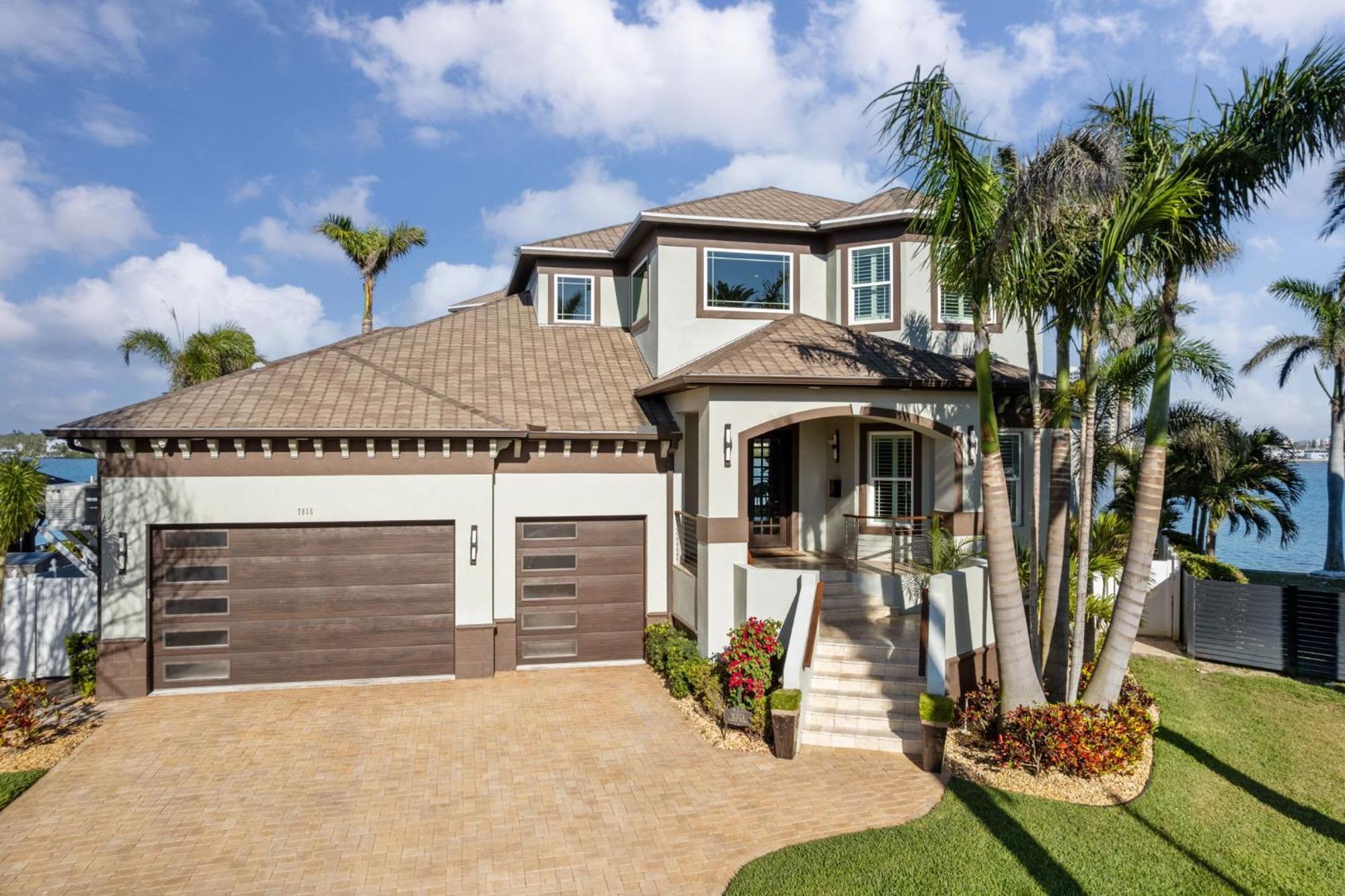 Luxury Waterfront 4br Private Heated Pool Hot Tub