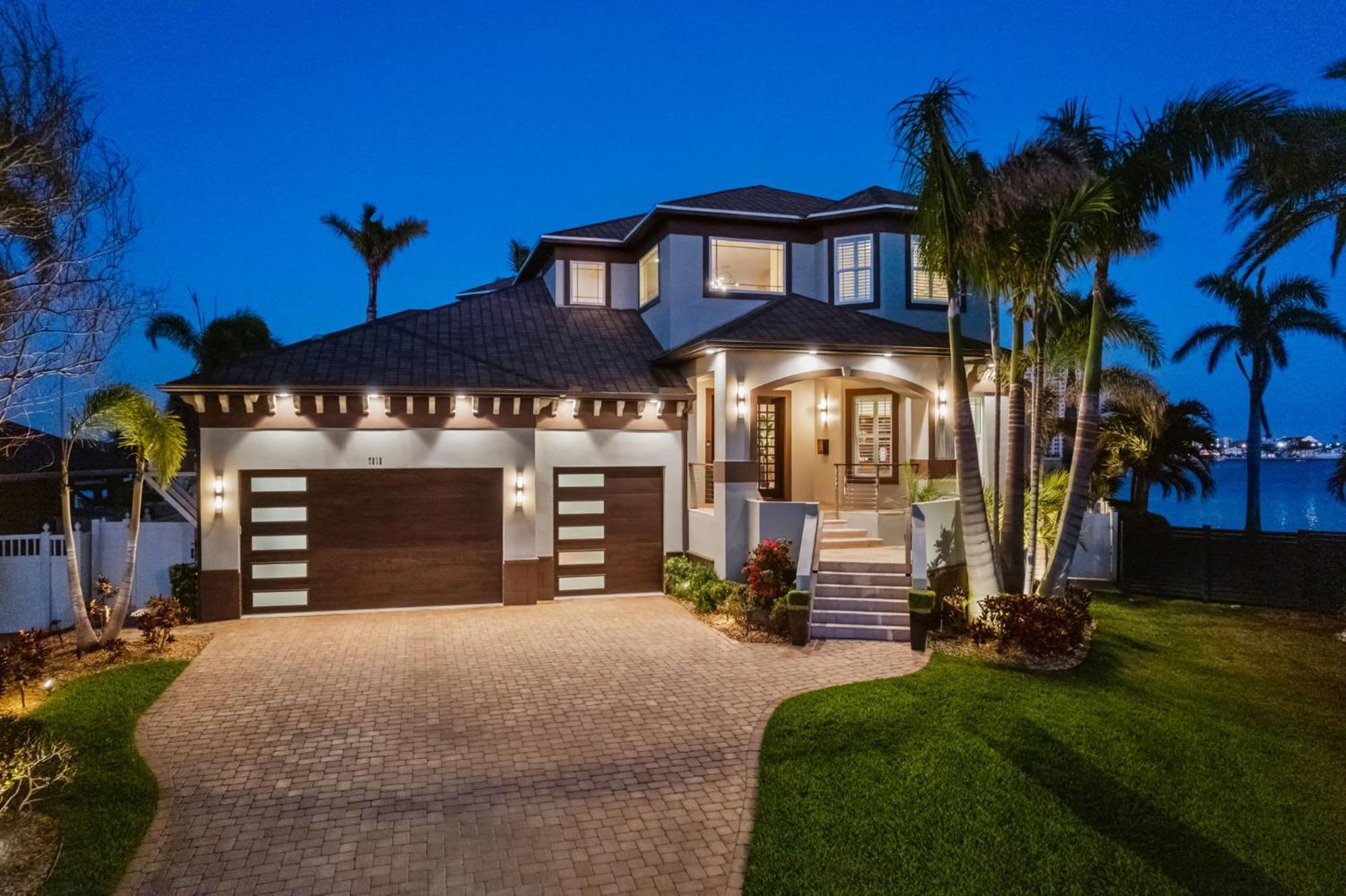 Luxury Waterfront 4br Private Heated Pool Hot Tub * St. Pete Beach