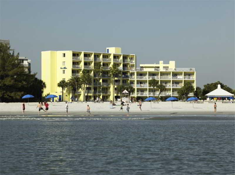 Alden - A Beachfront Hotel